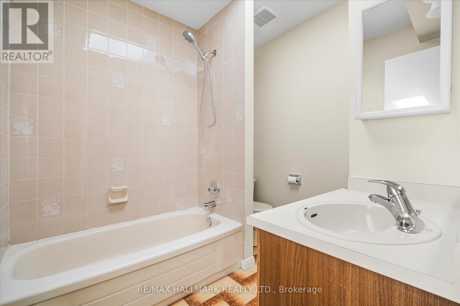 1 - 122 Glen Manor Drive, Toronto, Ontario  M4E 2X6 - Photo 24 - E13113972
