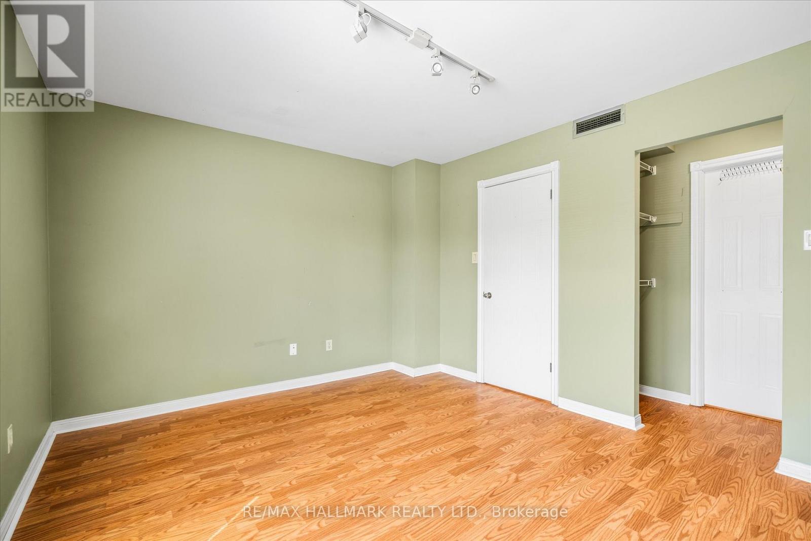 1 - 122 Glen Manor Drive, Toronto, Ontario  M4E 2X6 - Photo 26 - E13113972