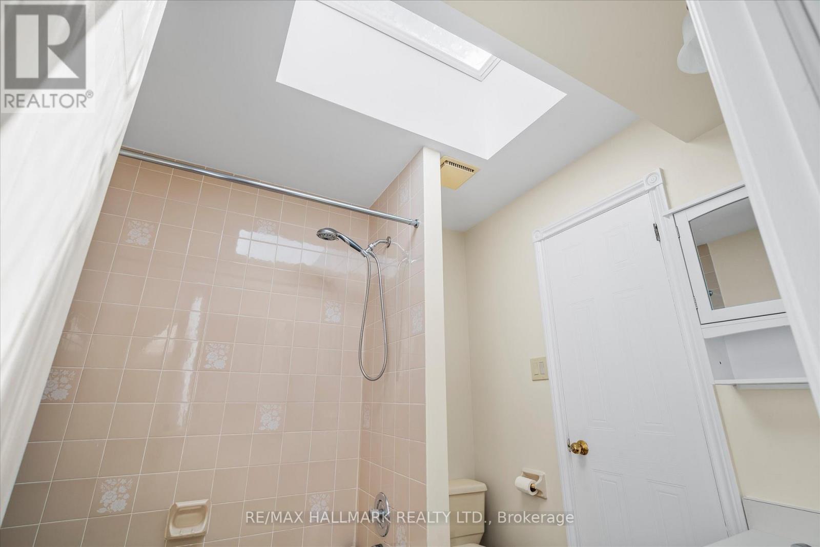 1 - 122 Glen Manor Drive, Toronto, Ontario  M4E 2X6 - Photo 28 - E13113972