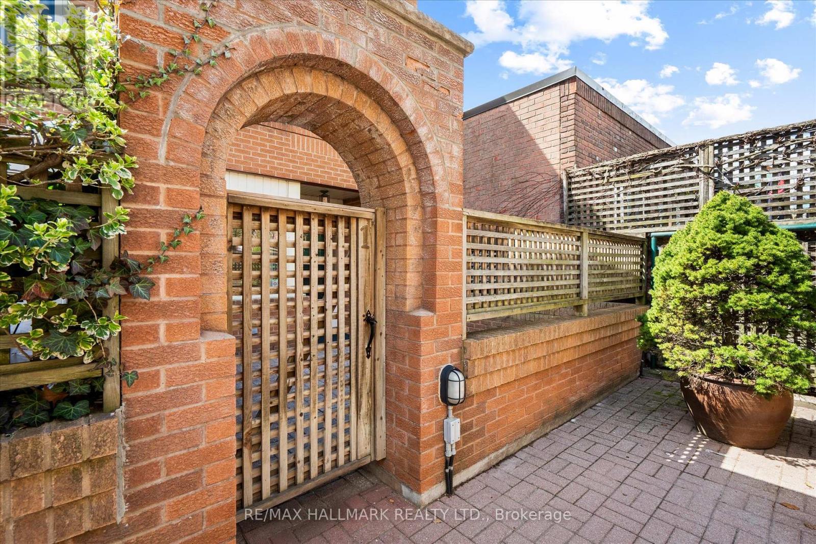 1 - 122 Glen Manor Drive, Toronto, Ontario  M4E 2X6 - Photo 4 - E13113972