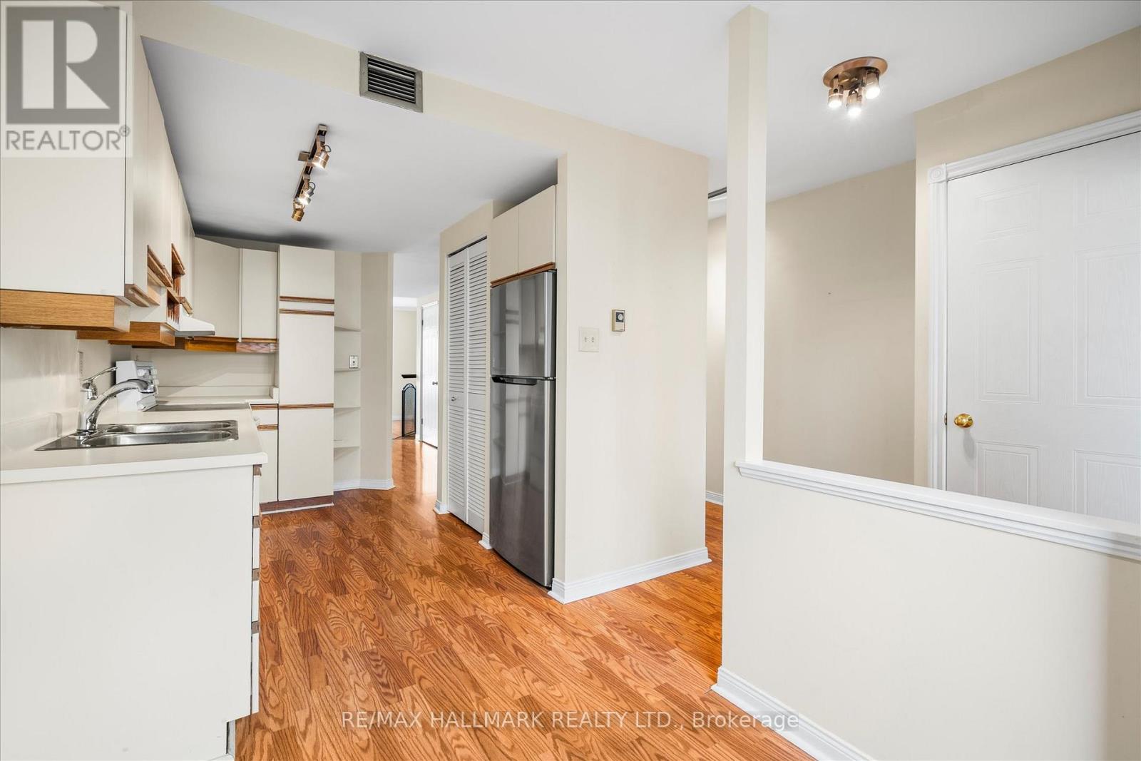 1 - 122 Glen Manor Drive, Toronto, Ontario  M4E 2X6 - Photo 7 - E13113972