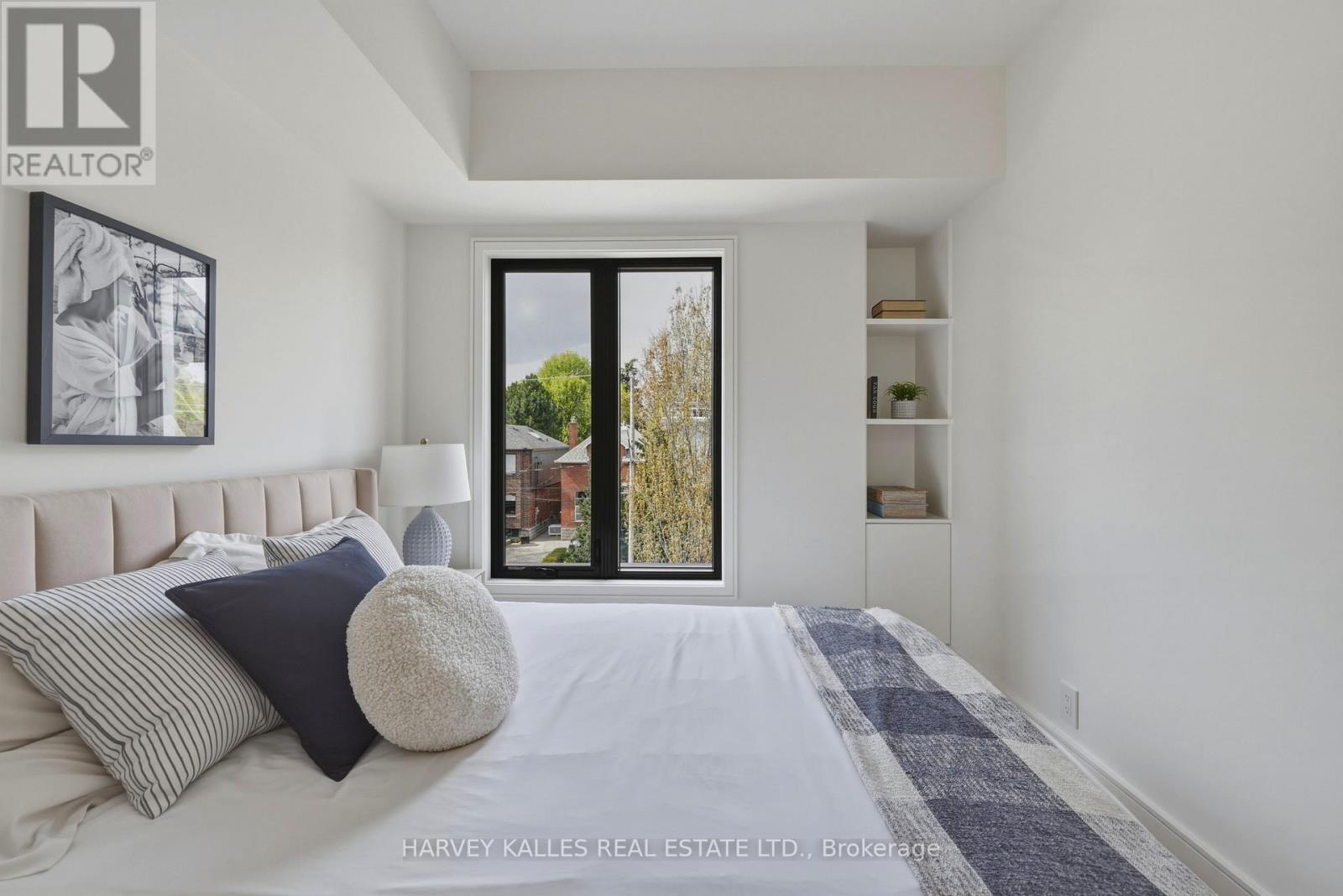 261 St Germain Avenue, Toronto, Ontario  M5M 1W4 - Photo 43 - C13113422