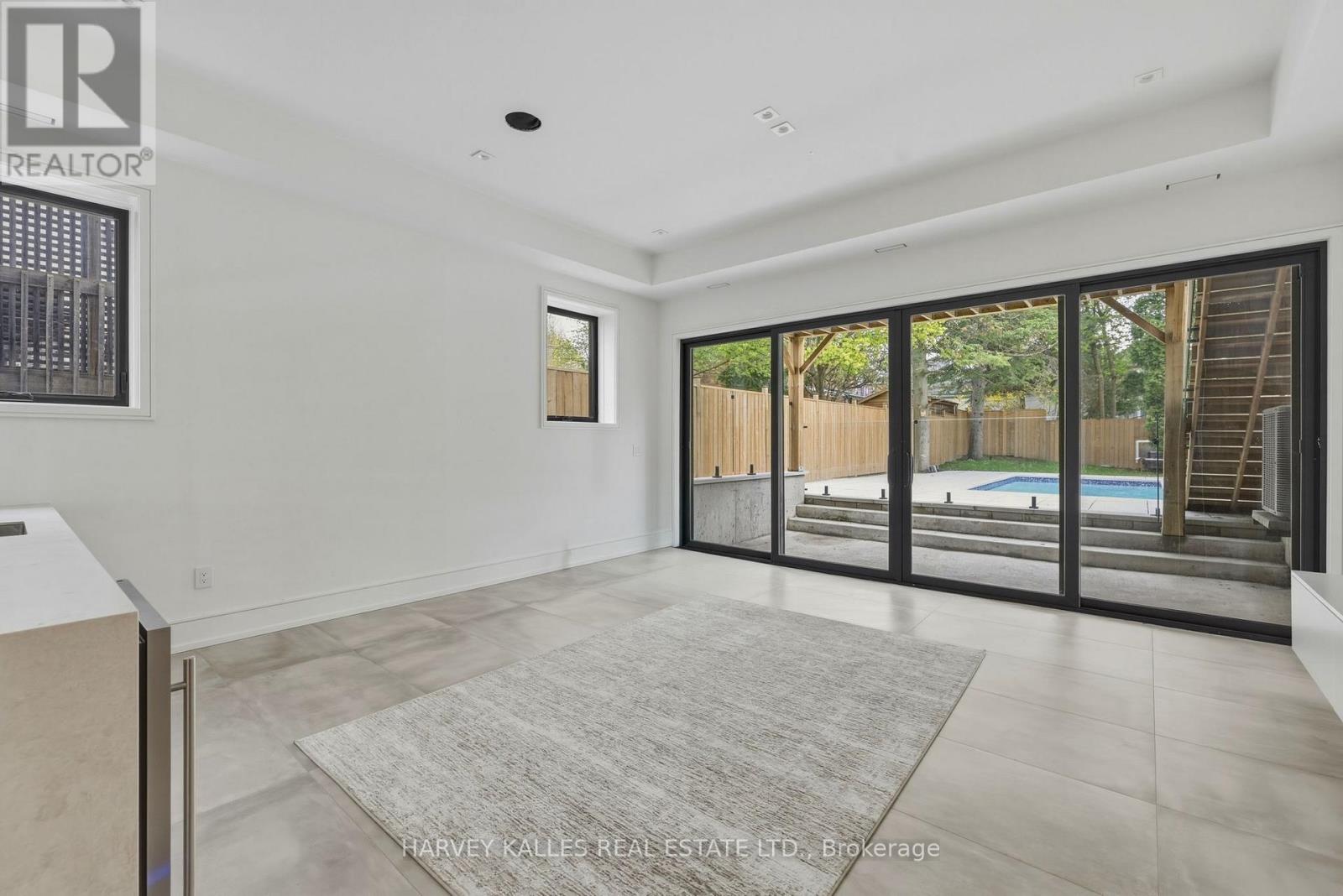 261 St Germain Avenue, Toronto, Ontario  M5M 1W4 - Photo 45 - C13113422