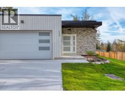 5410 STELLAR WAY, Sechelt, British Columbia