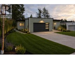 5416 STELLAR WAY, Sechelt, British Columbia