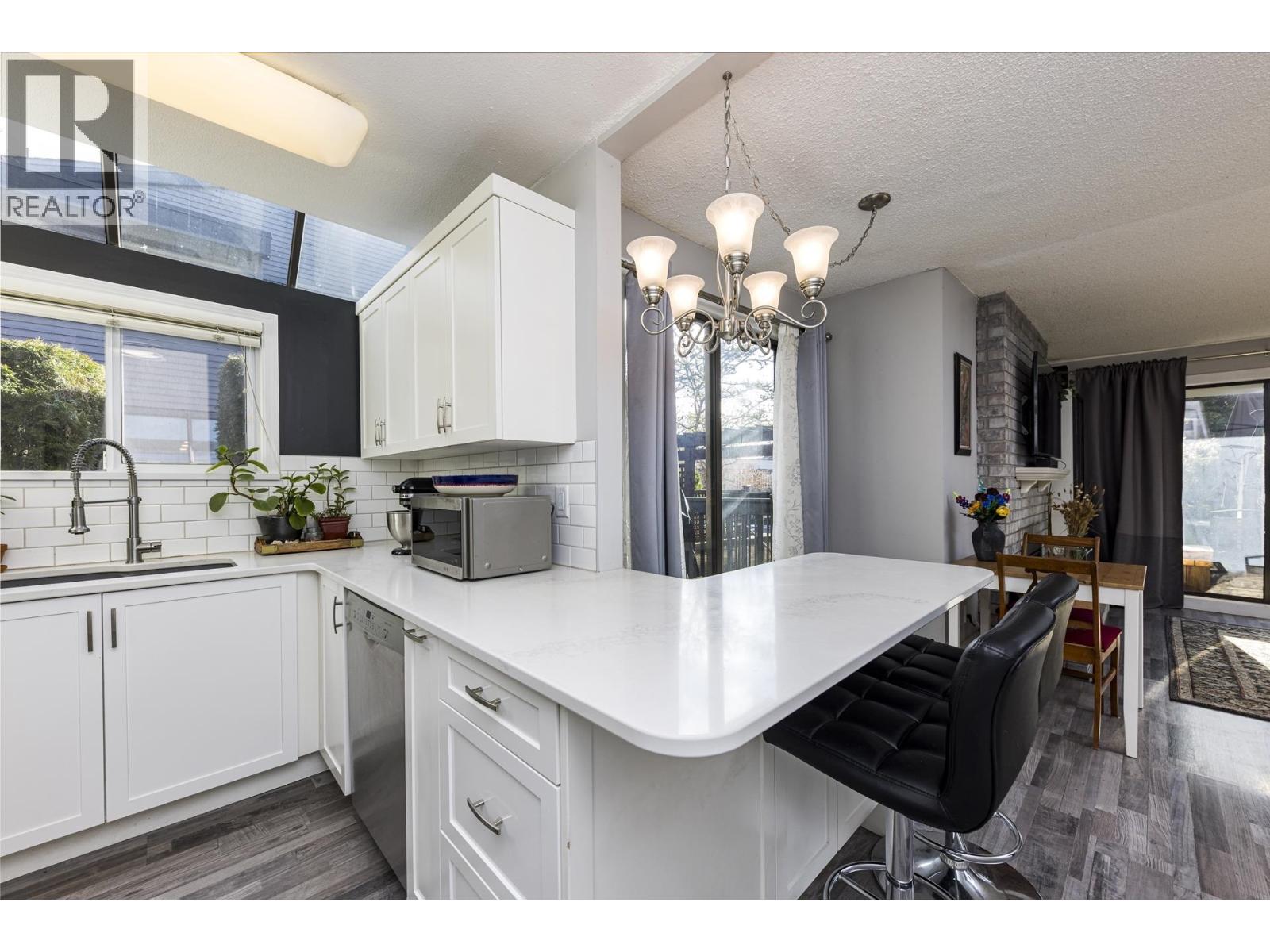 3132 Lonsdale Avenue, North Vancouver, British Columbia  V7N 3J8 - Photo 10 - R3122255