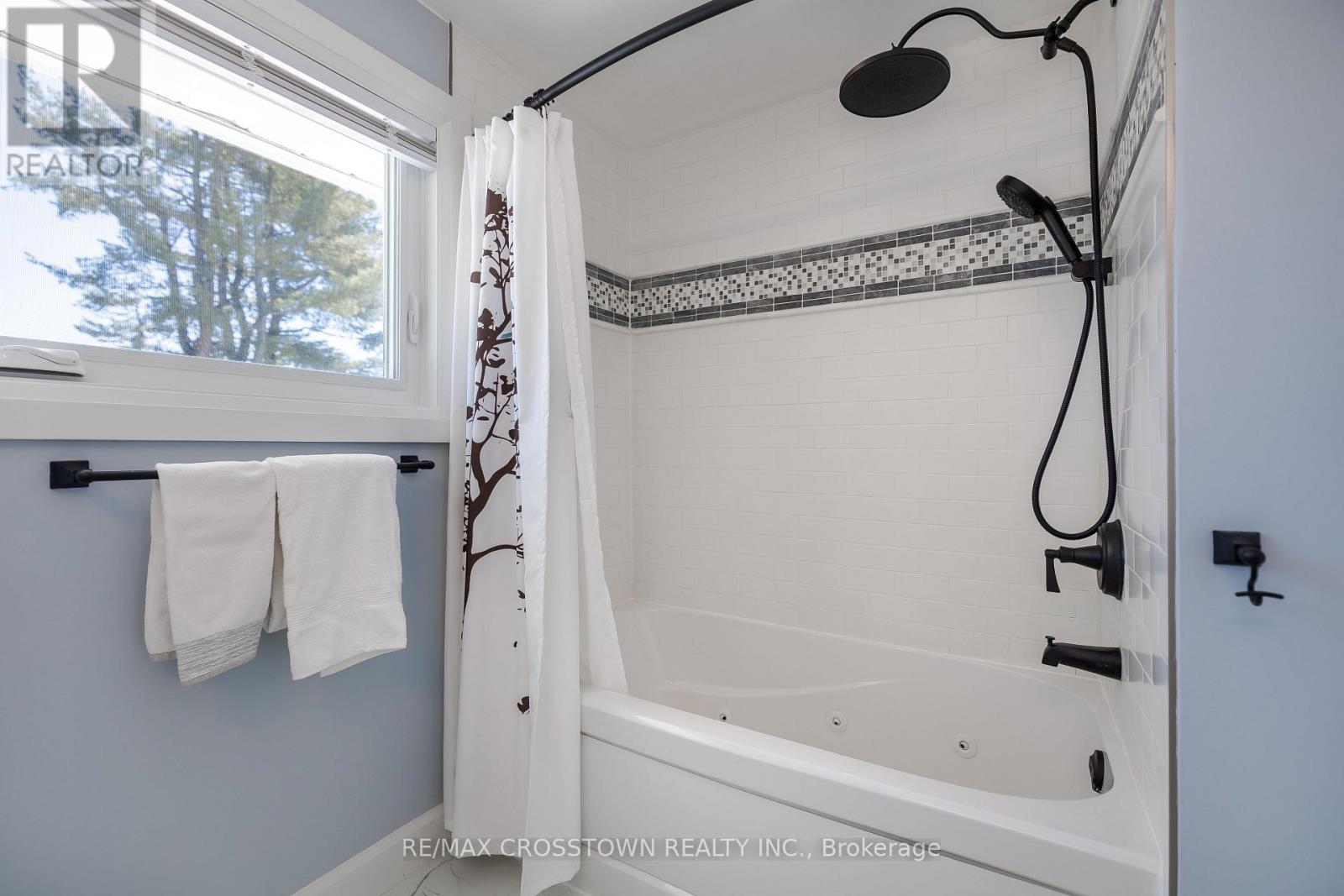 11 Castle Drive, Barrie (Sunnidale), Ontario  L4N 1P7 - Photo 22 - S13113952