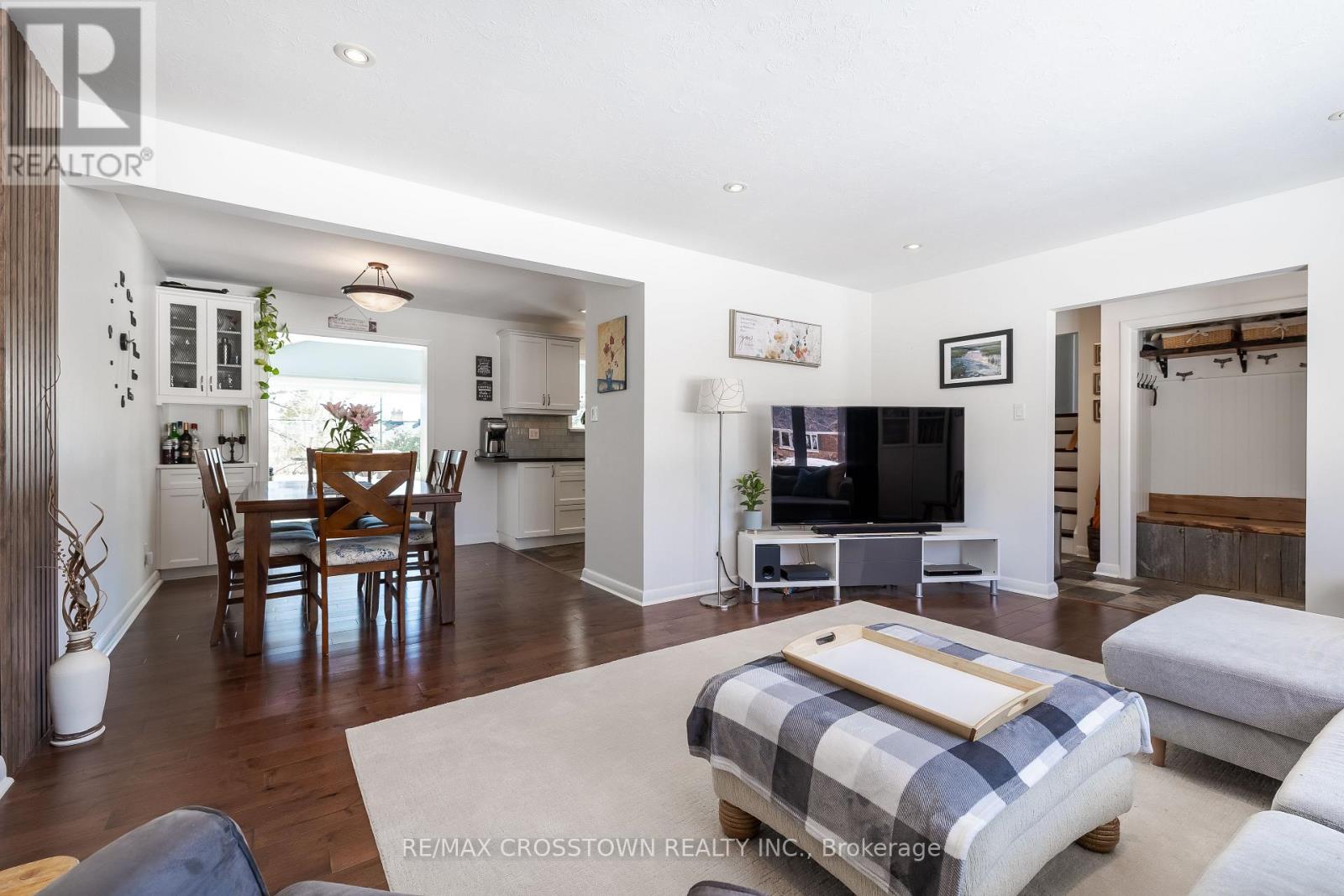 11 Castle Drive, Barrie (Sunnidale), Ontario  L4N 1P7 - Photo 7 - S13113952