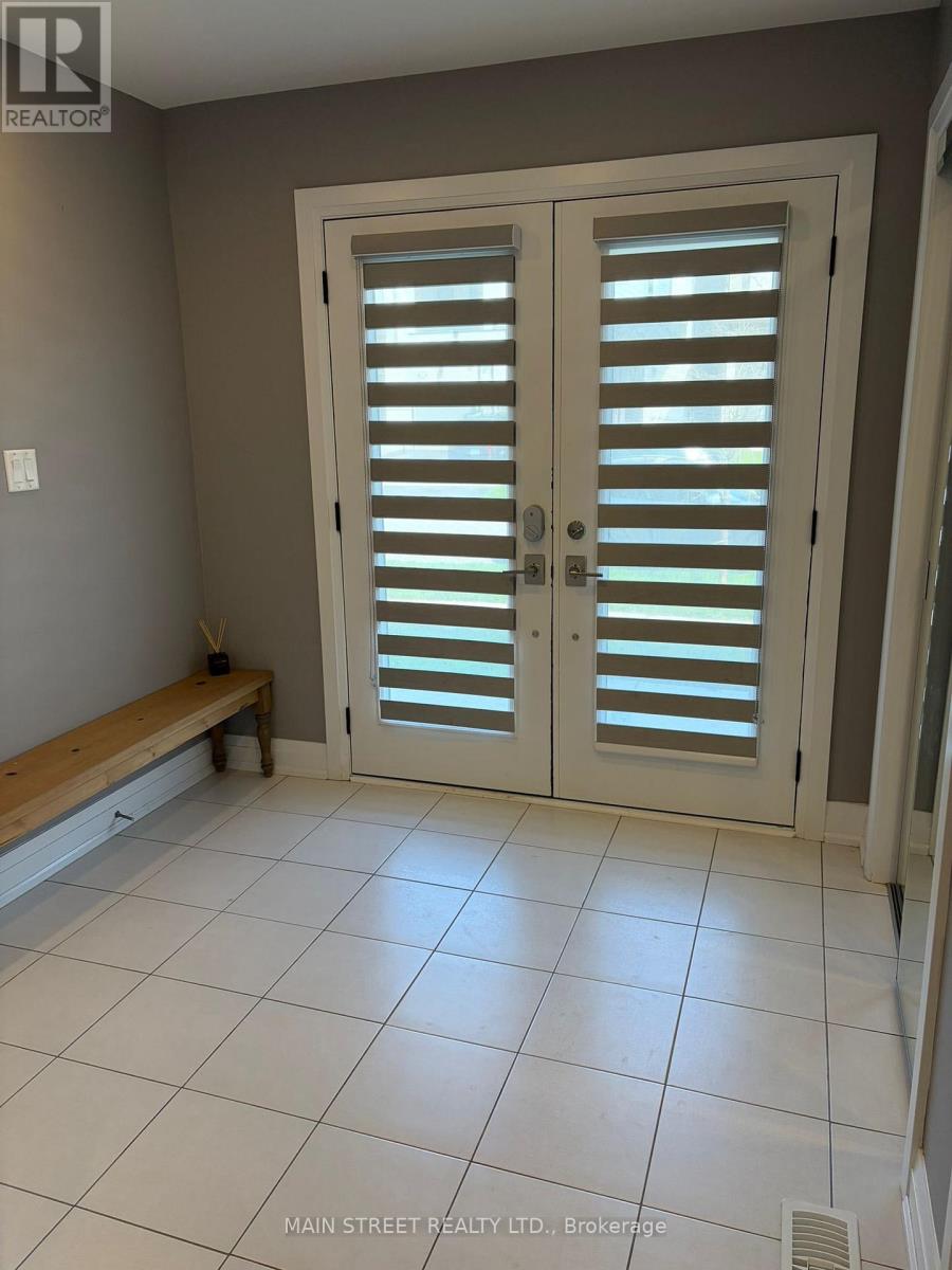 9 Vaudeville Drive, Toronto, Ontario  M8W 0B5 - Photo 2 - W13113960