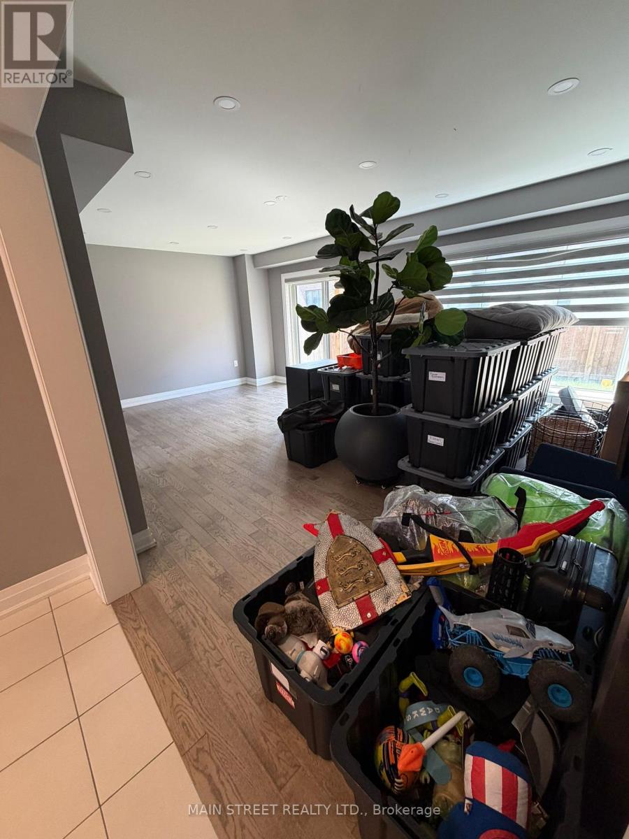 9 Vaudeville Drive, Toronto, Ontario  M8W 0B5 - Photo 5 - W13113960