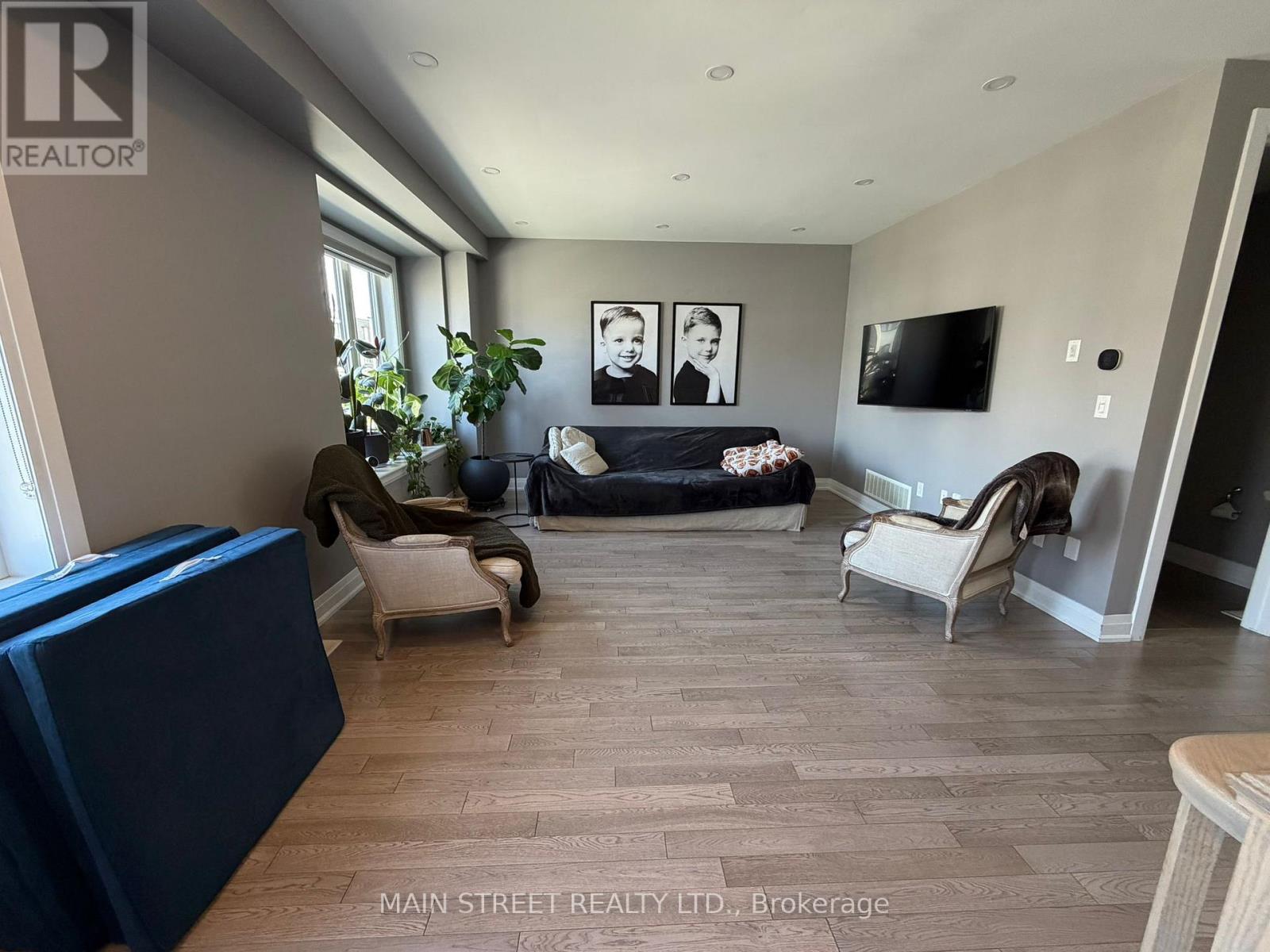 9 Vaudeville Drive, Toronto, Ontario  M8W 0B5 - Photo 6 - W13113960