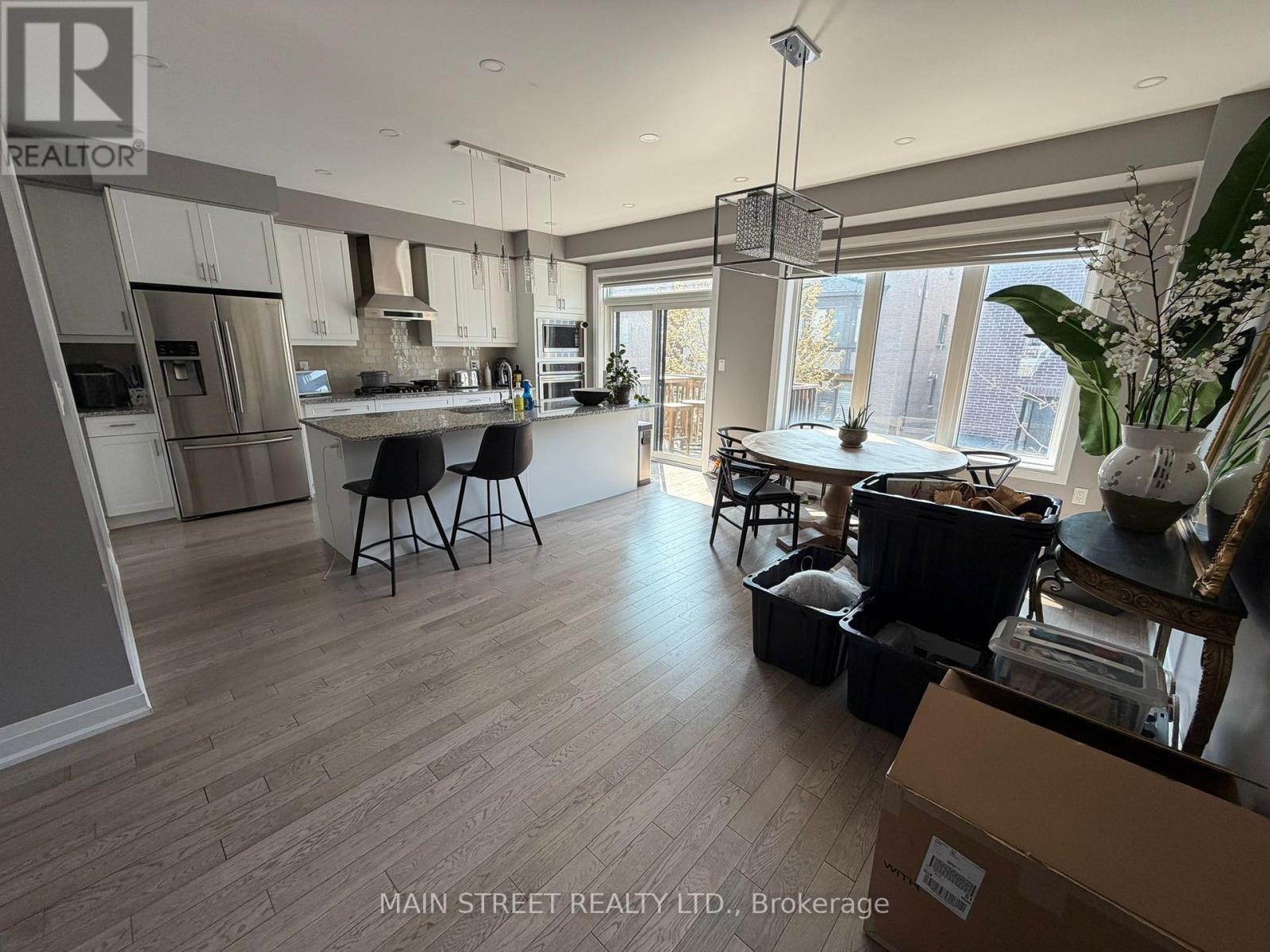 9 Vaudeville Drive, Toronto, Ontario  M8W 0B5 - Photo 8 - W13113960