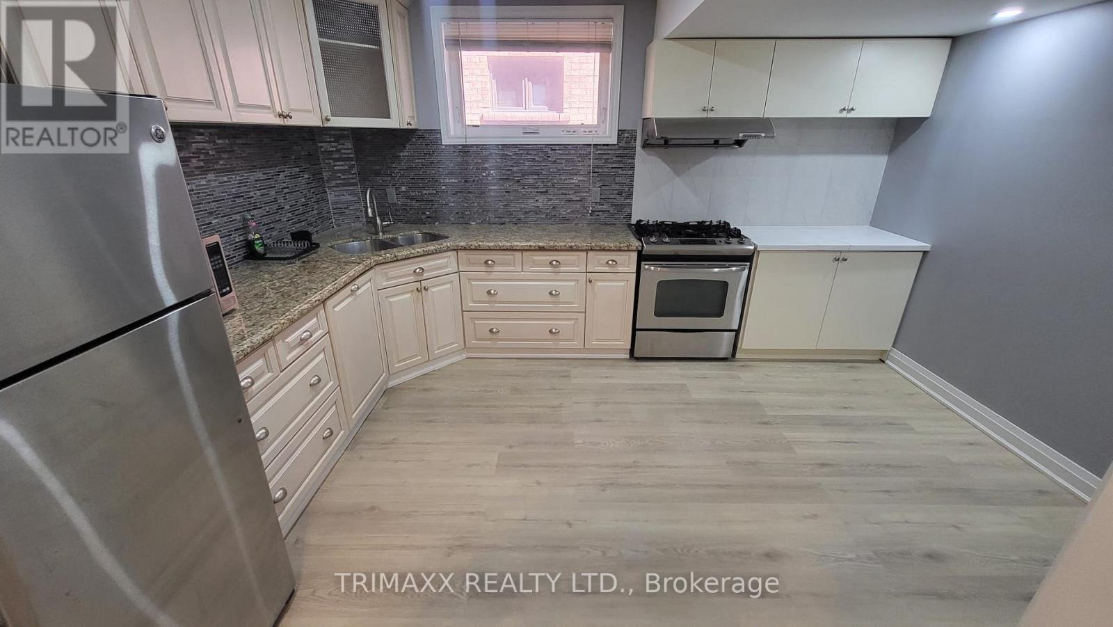 Bsmt - 19 St Andrews Boulevard, Toronto, Ontario  M9R 1V9 - Photo 8 - W13113984