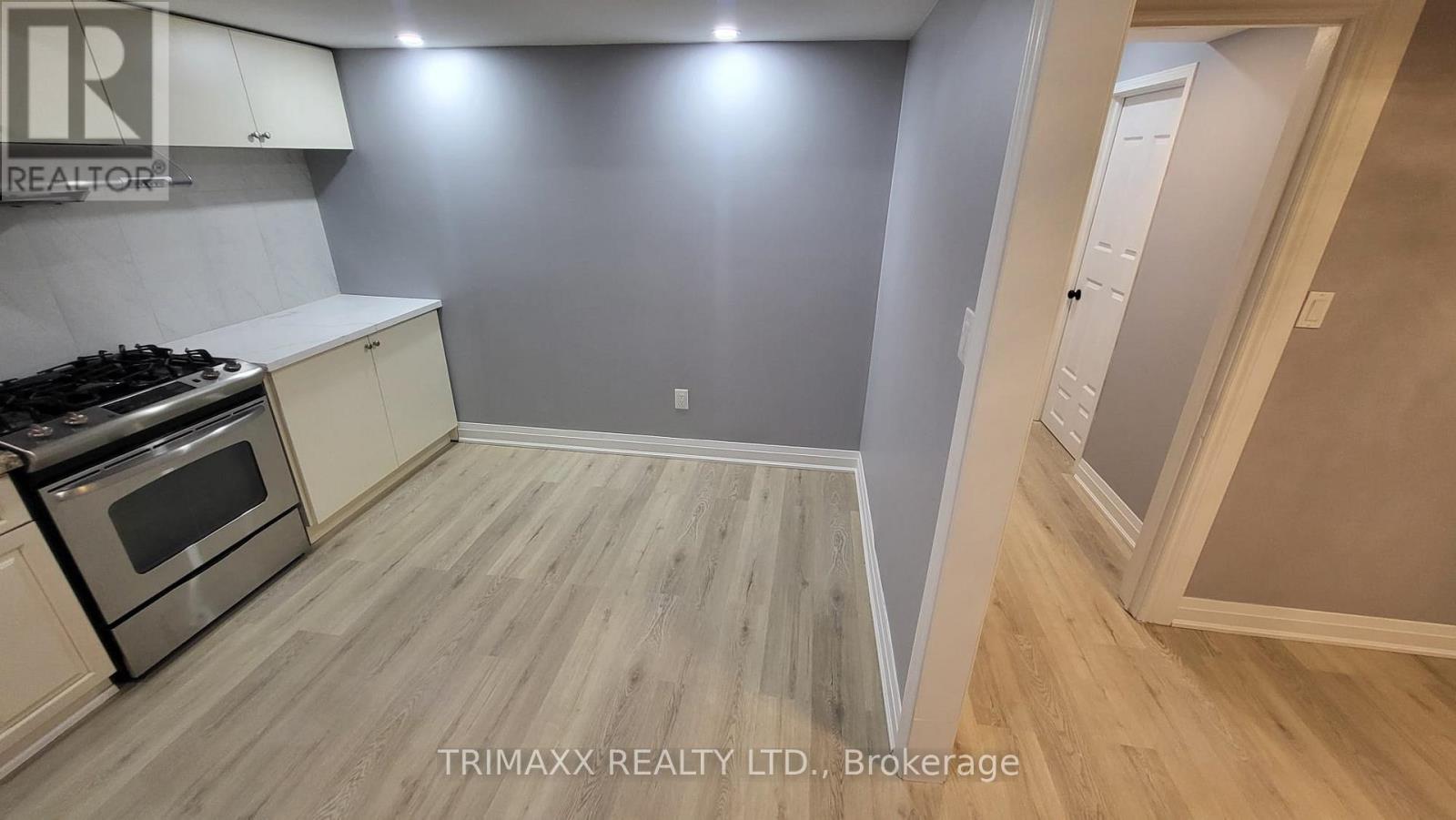 Bsmt - 19 St Andrews Boulevard, Toronto, Ontario  M9R 1V9 - Photo 9 - W13113984