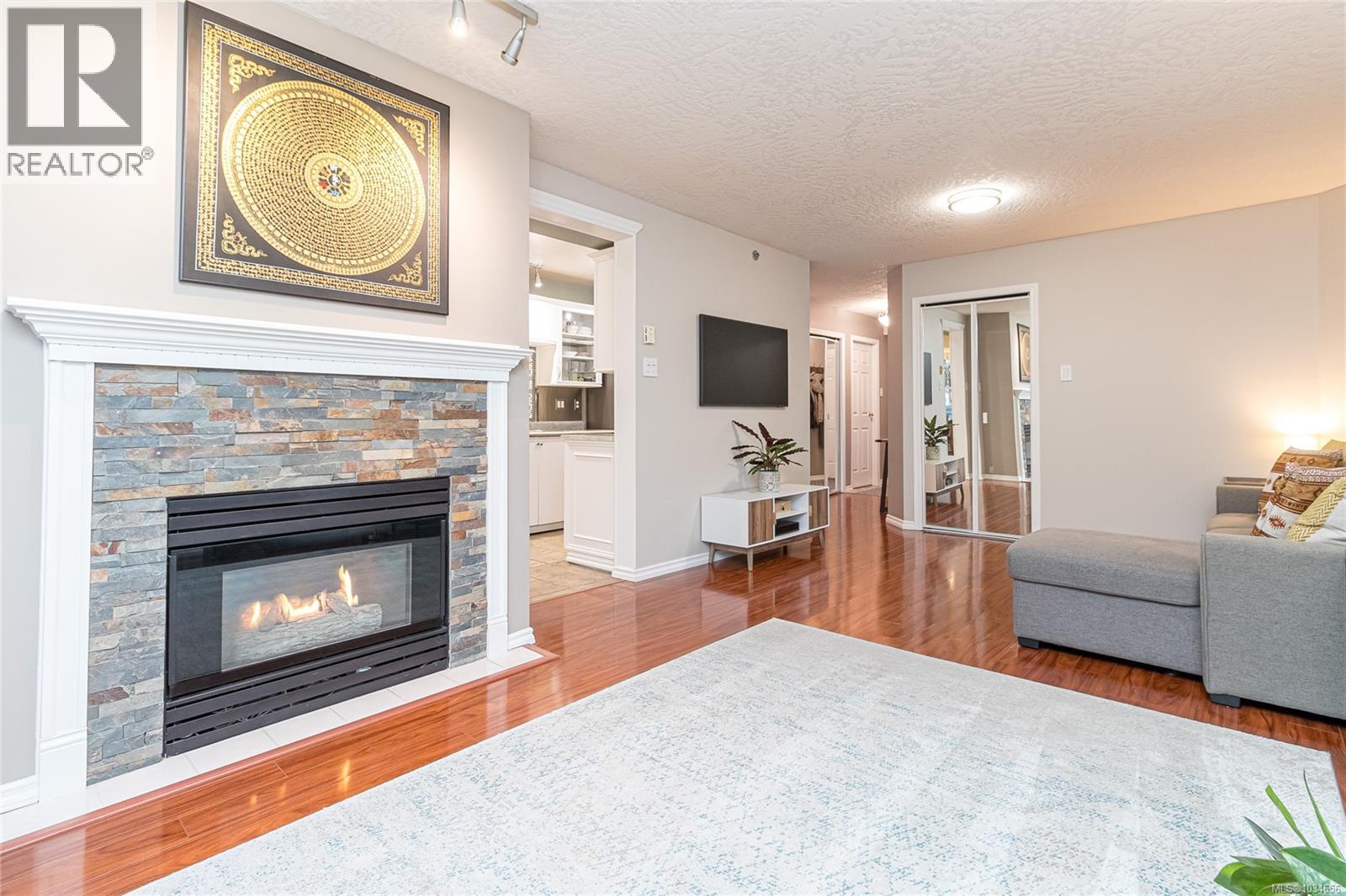 112 545 Manchester Rd, Victoria, British Columbia  V8T 5H6 - Photo 3 - 1034656