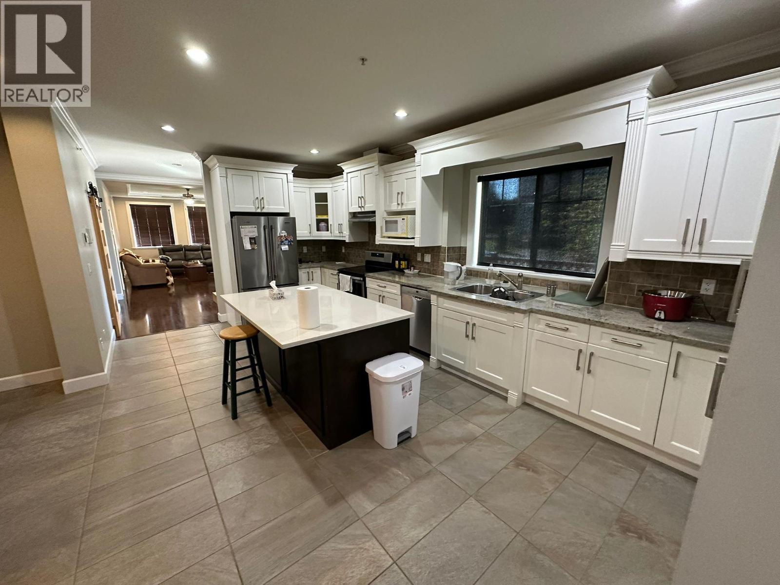 23995 121 Avenue, Maple Ridge, British Columbia  V4R 2T7 - Photo 3 - R3121136