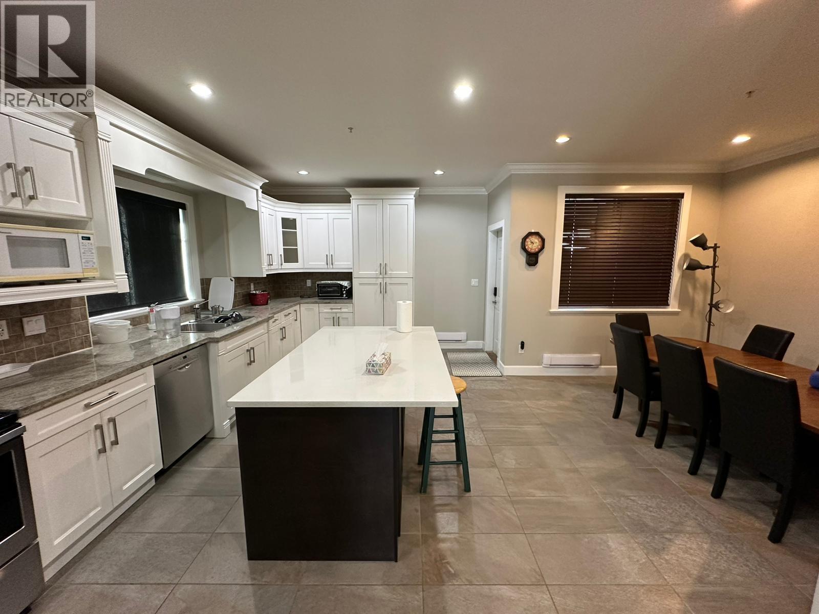 23995 121 Avenue, Maple Ridge, British Columbia  V4R 2T7 - Photo 4 - R3121136