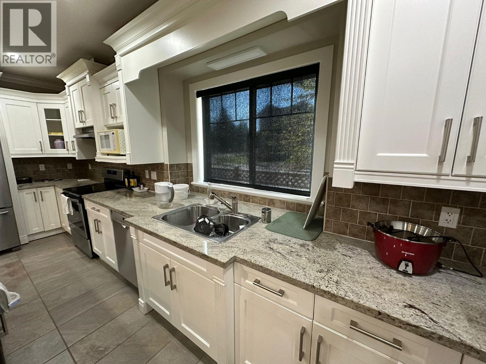 23995 121 Avenue, Maple Ridge, British Columbia  V4R 2T7 - Photo 5 - R3121136