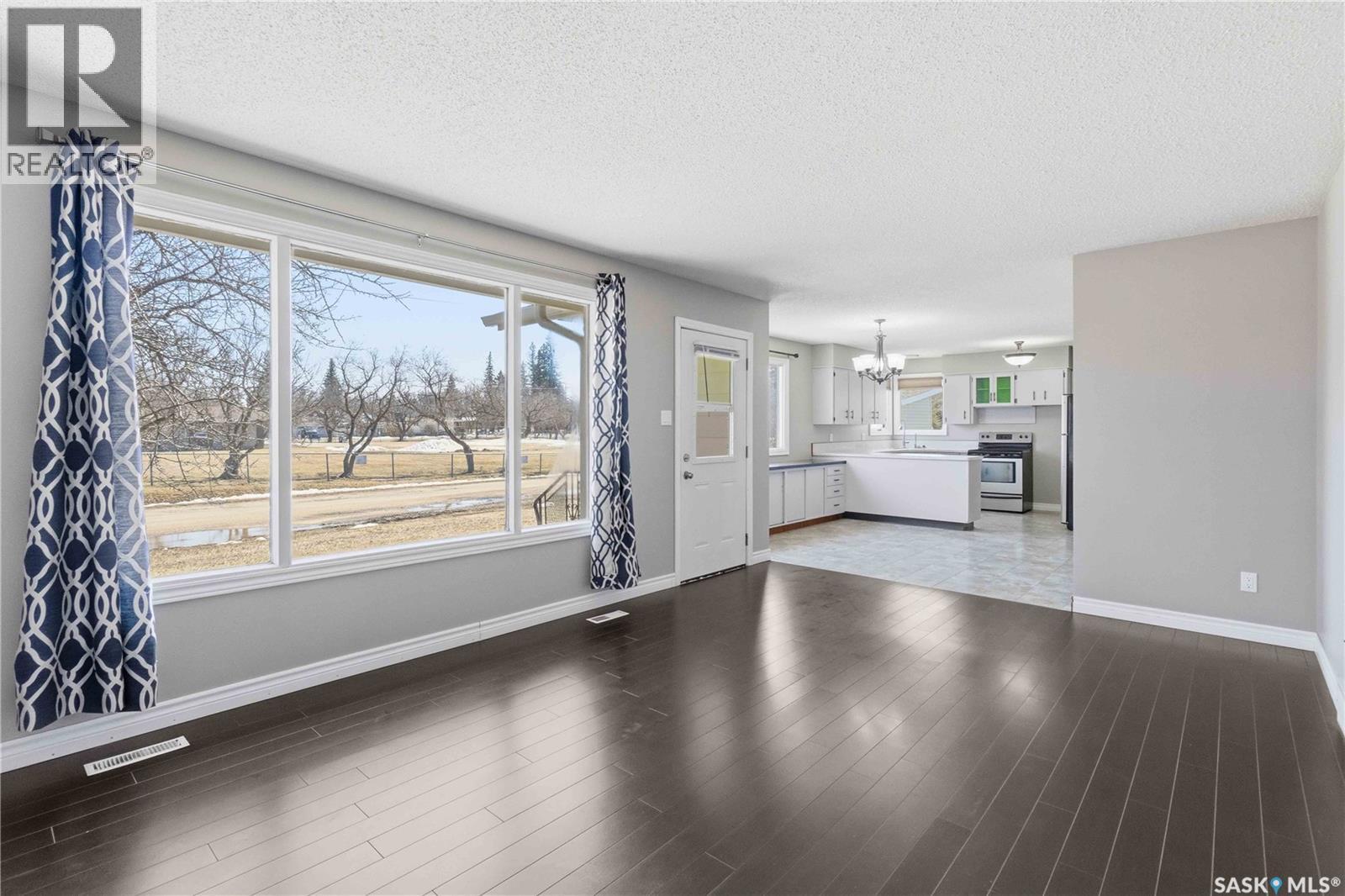 8 Park Avenue, Langham, Saskatchewan  S0K 2L0 - Photo 13 - SK035662