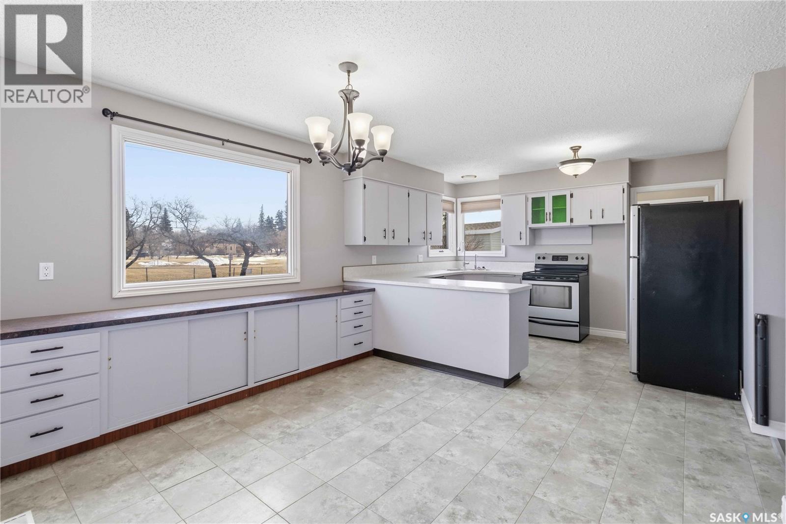8 Park Avenue, Langham, Saskatchewan  S0K 2L0 - Photo 5 - SK035662