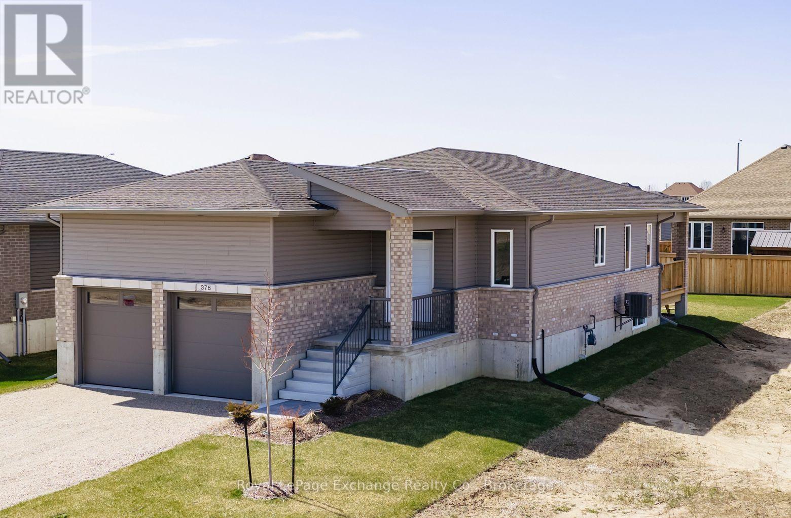 376 Hawthorne Street, Saugeen Shores, Ontario  N0H 2C3 - Photo 2 - X13044160