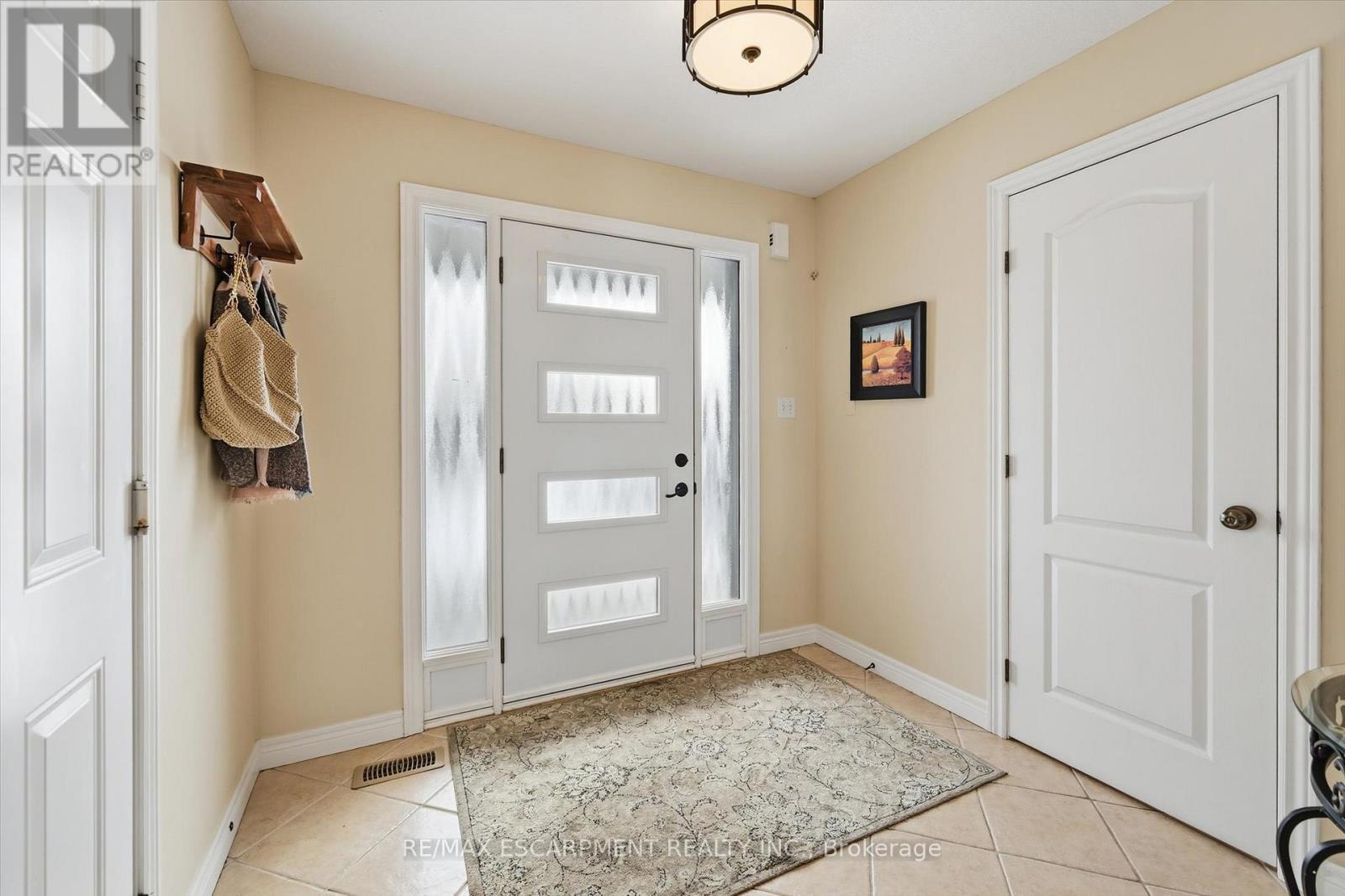 41 Tanglewood Drive, Hamilton, Ontario  L0R 1C0 - Photo 5 - X12780142