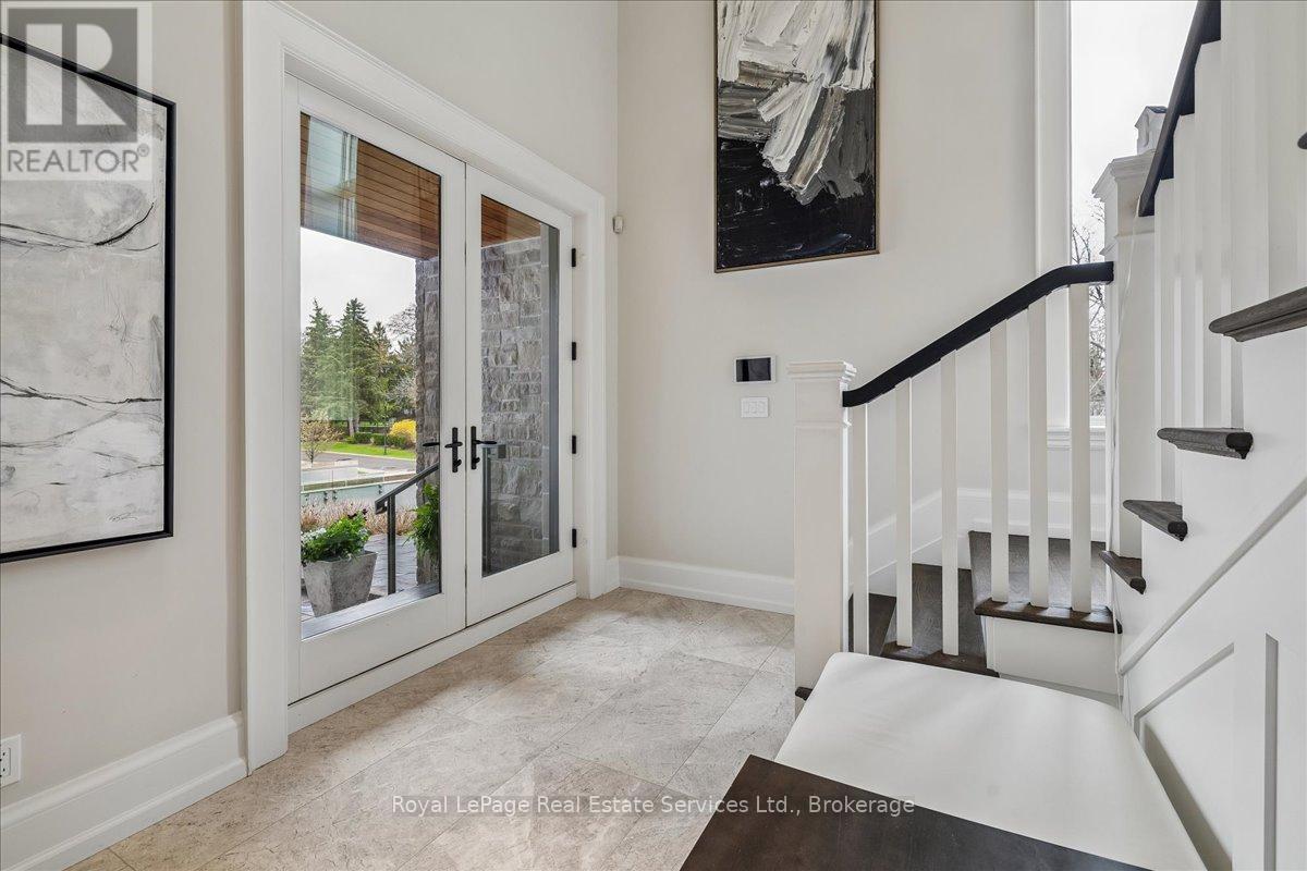 30 - 10 Maple Grove Drive, Oakville, Ontario  L6J 0E1 - Photo 2 - W13114088