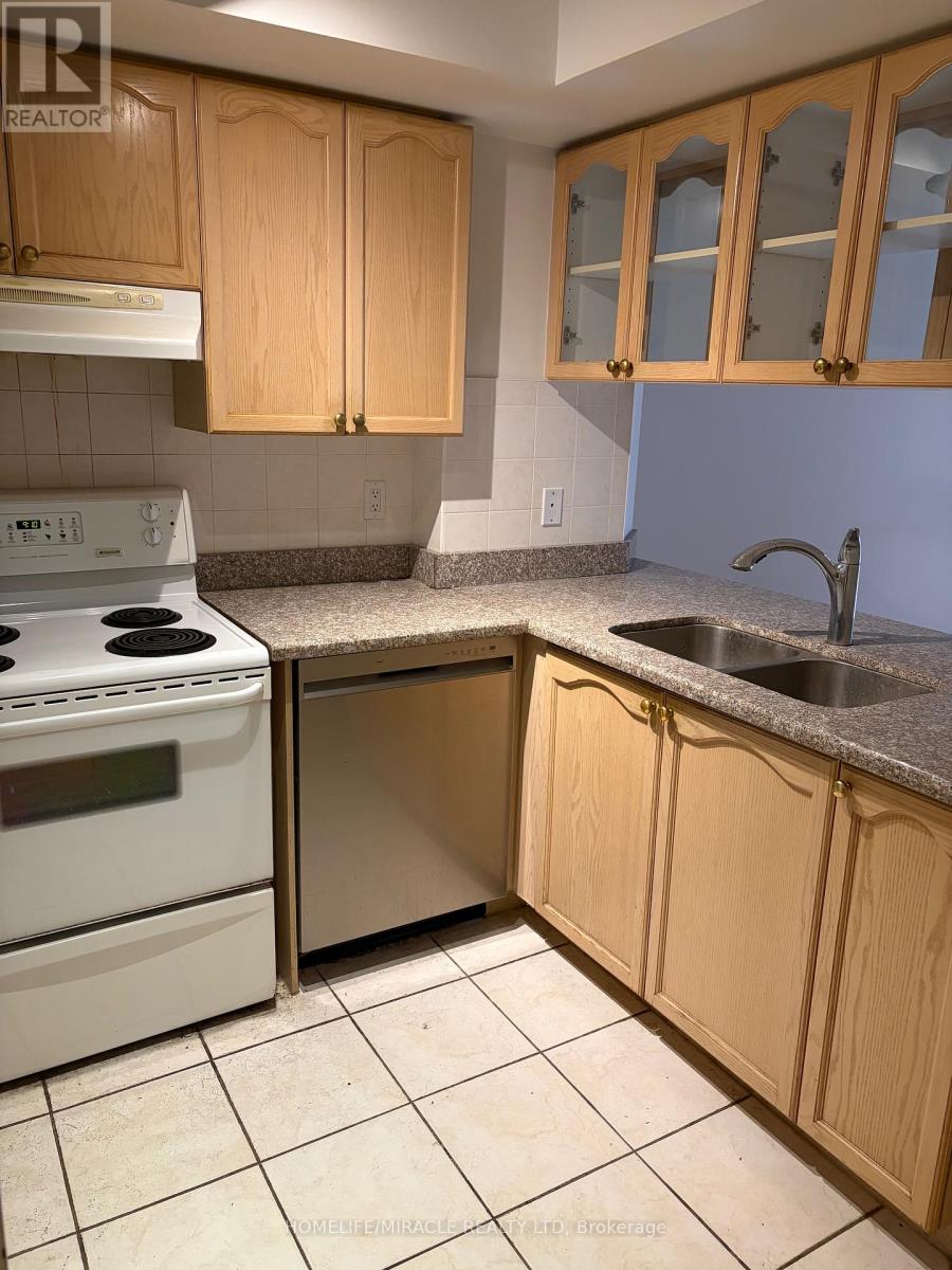 504 - 909 Bay Street N, Toronto, Ontario  M5S 3G2 - Photo 2 - C13114022