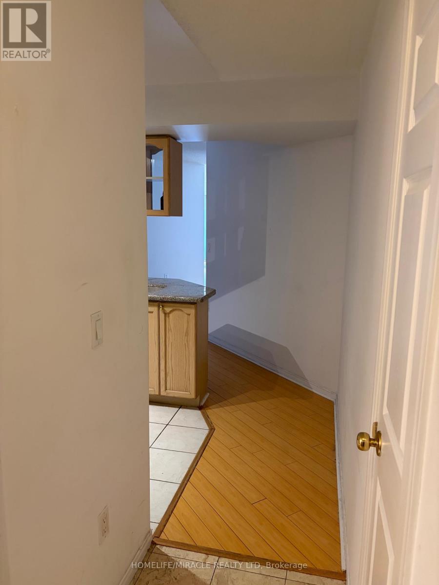 504 - 909 Bay Street N, Toronto, Ontario  M5S 3G2 - Photo 5 - C13114022