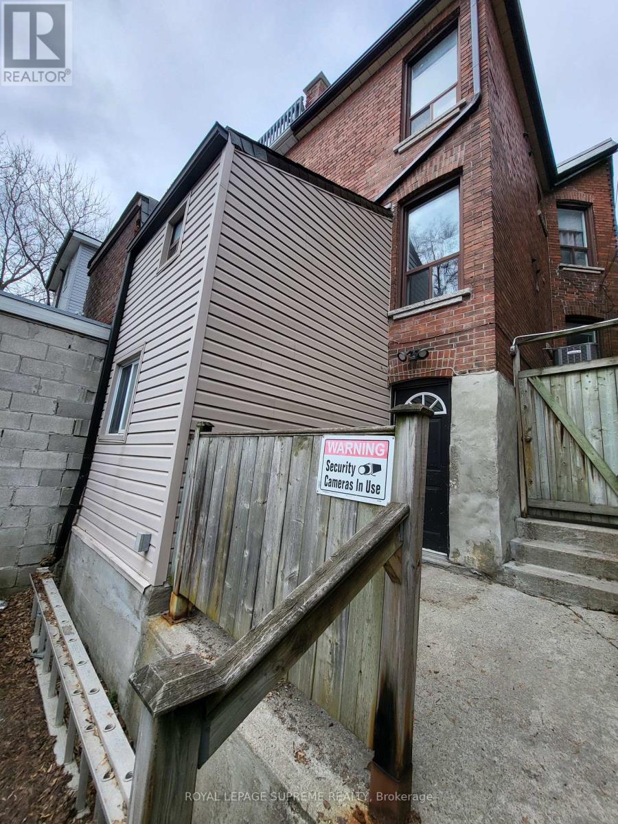 Lower - 1109 Davenport Road, Toronto, Ontario  M6G 2C3 - Photo 12 - C13114052