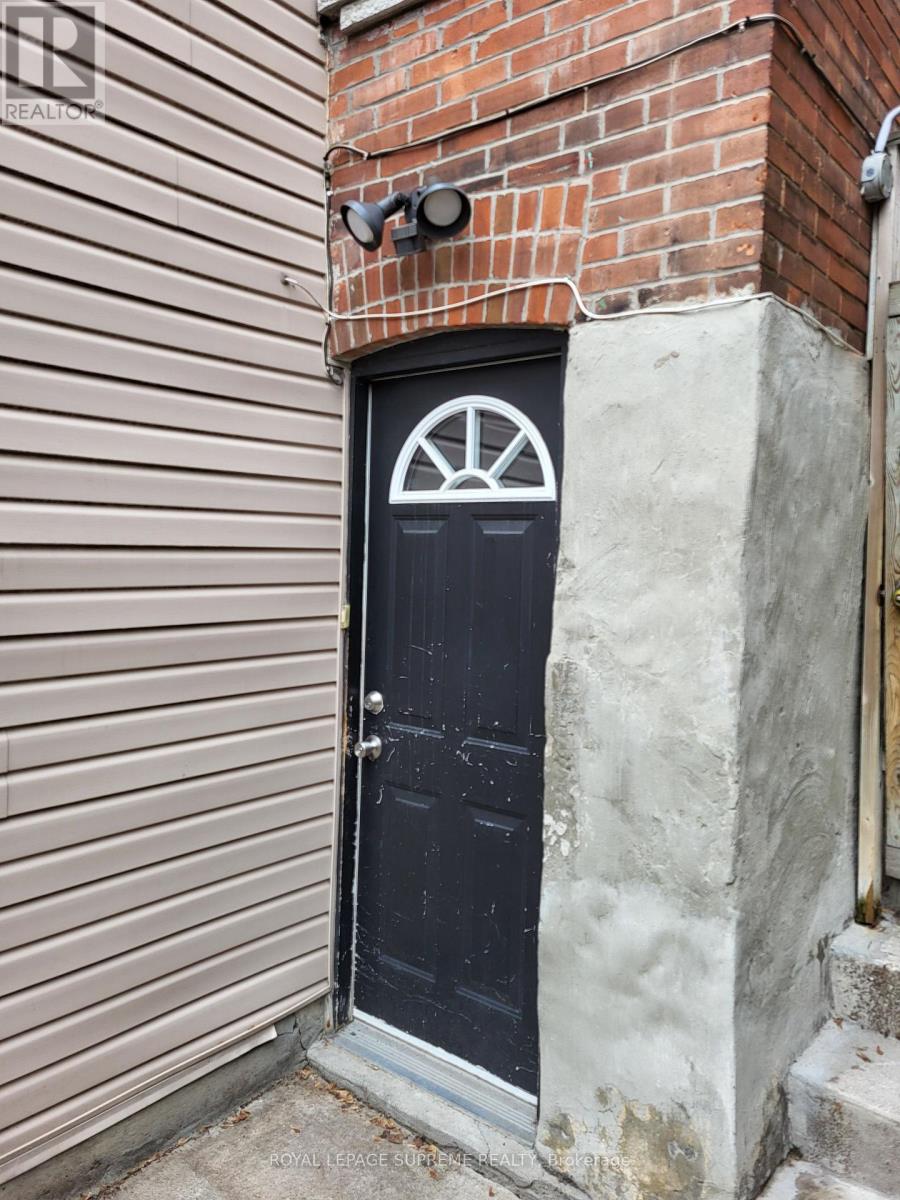 Lower - 1109 Davenport Road, Toronto, Ontario  M6G 2C3 - Photo 13 - C13114052