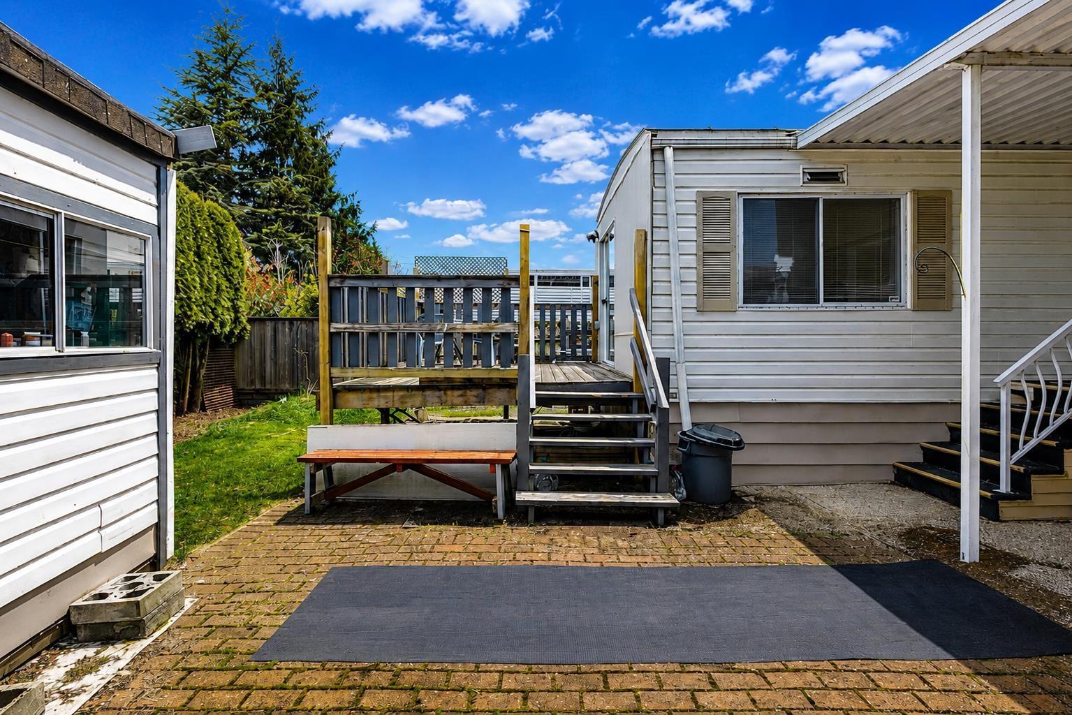 2058 Cumbria Drive, Surrey, British Columbia  V4A 5J9 - Photo 3 - R3105243