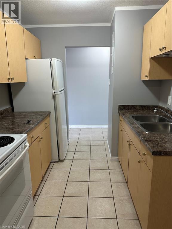 815 Barbara Court Unit# 26, Cambridge, Ontario  N3H 2N3 - Photo 3 - 40829308