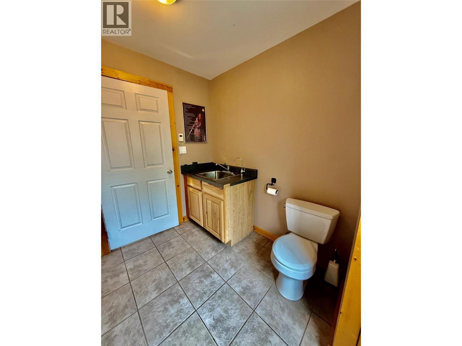 1017 Hume Street, Slocan, British Columbia V0G 2C0 - Photo 5 - 10384776
