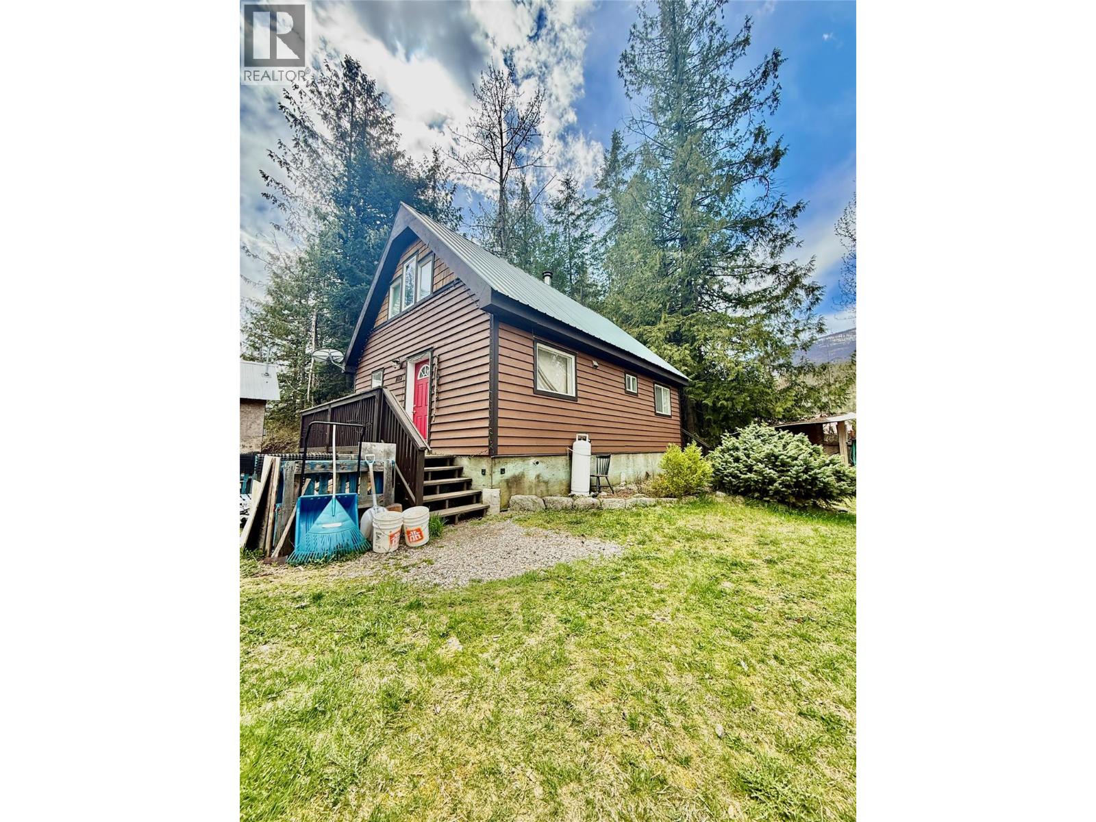 1017 Hume Street, Slocan, British Columbia V0G 2C0 - Photo 19 - 10384776