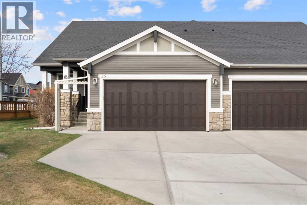 25 Fireside Landing, Cochrane, Alberta  T4C 0V9 - Photo 2 - A2285252