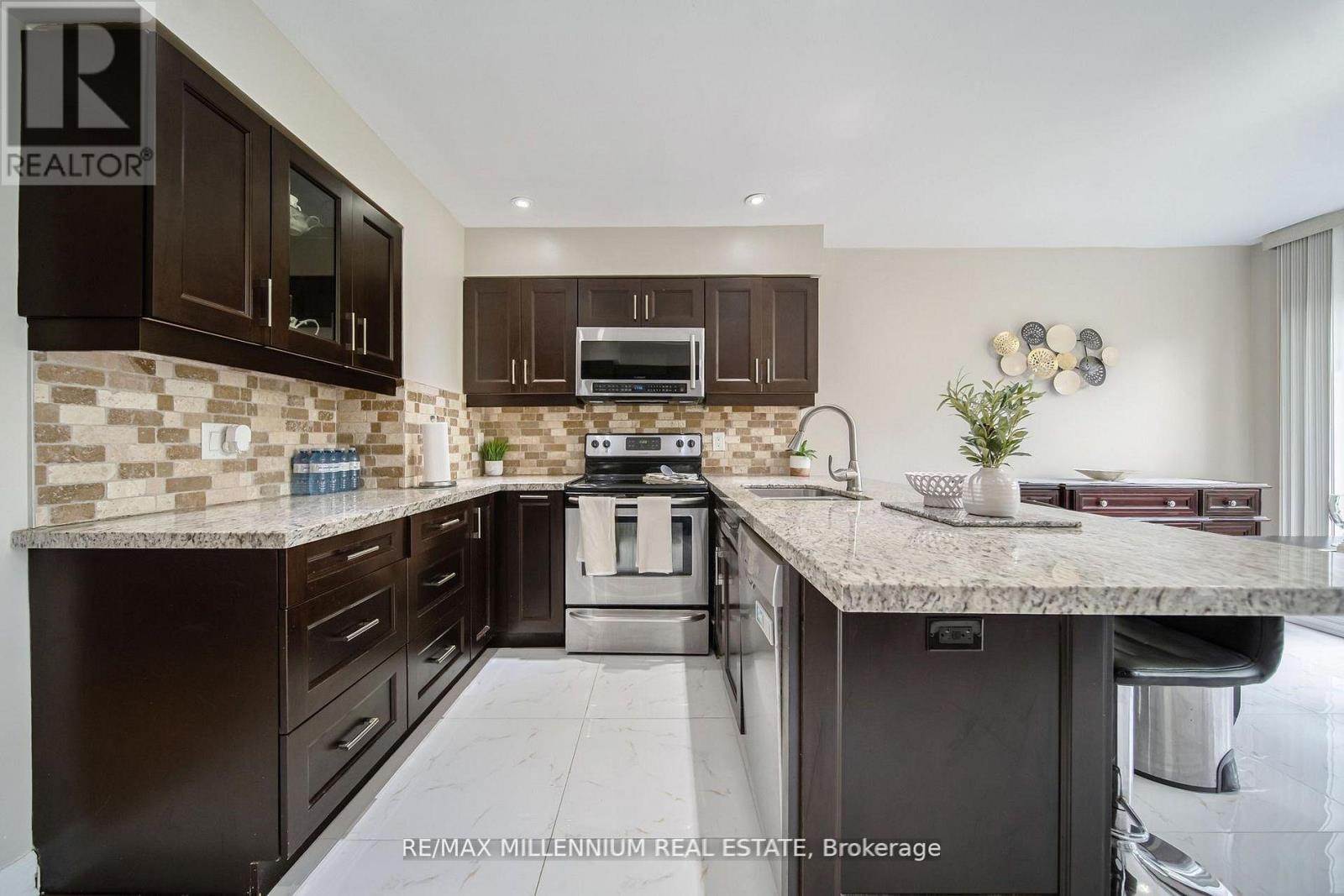 62 Cumberland Lane, Ajax, Ontario  L1S 7K4 - Photo 12 - E13114010