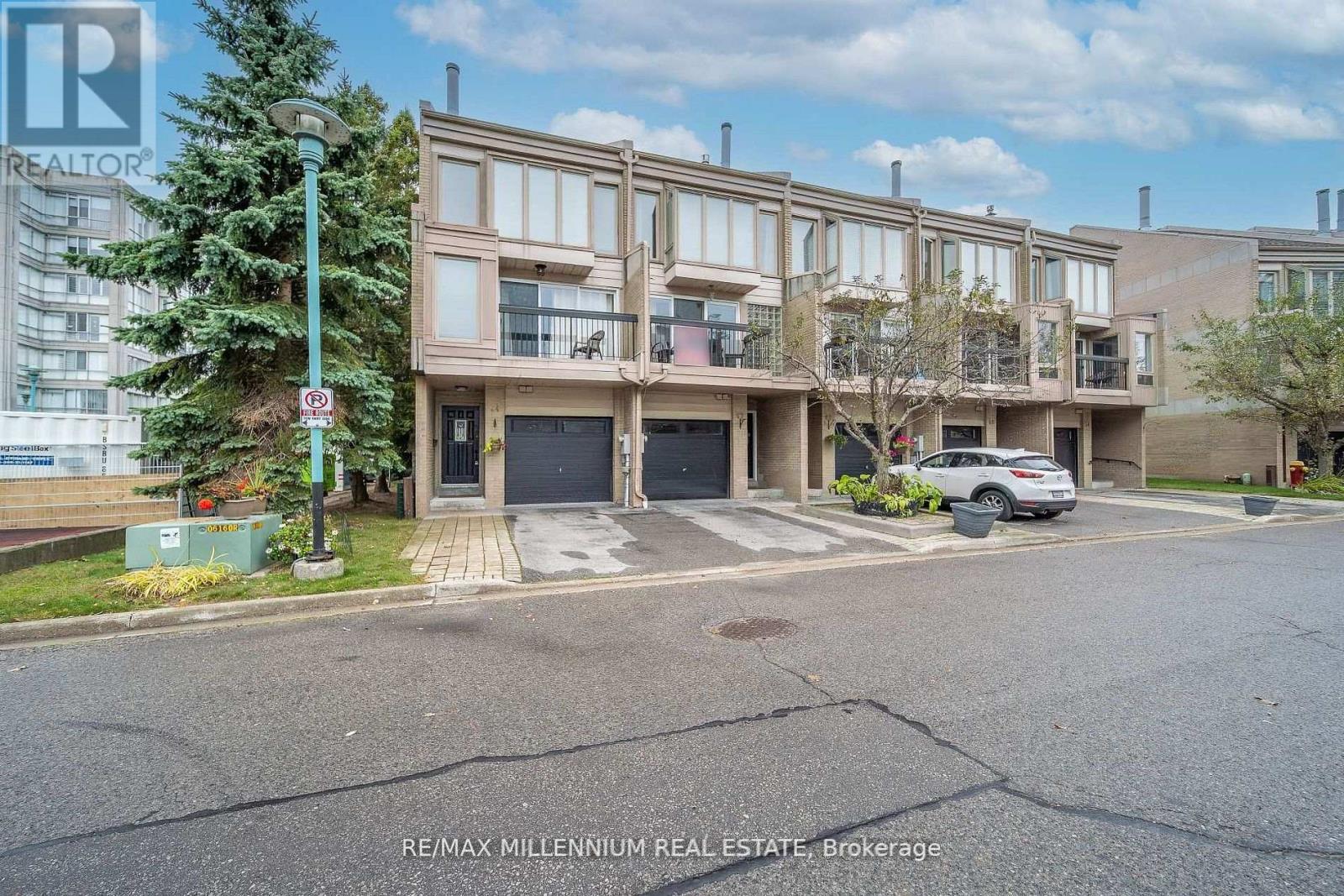 62 Cumberland Lane, Ajax, Ontario  L1S 7K4 - Photo 2 - E13114010