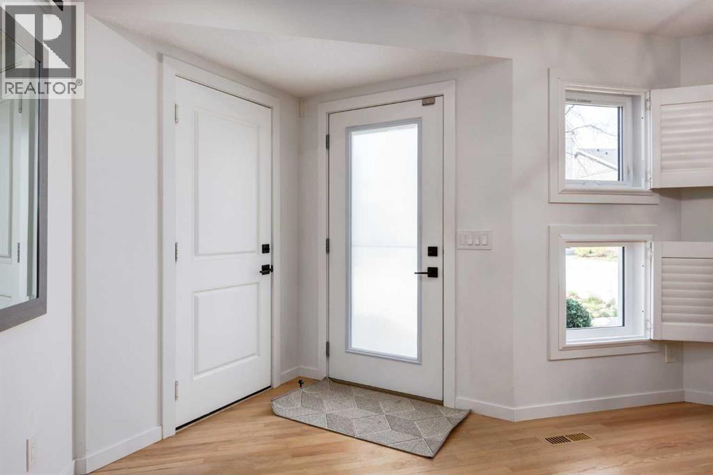 81 Inglewood Point Se, Calgary, Alberta T2G 5K7 - Photo 2 - A2309758