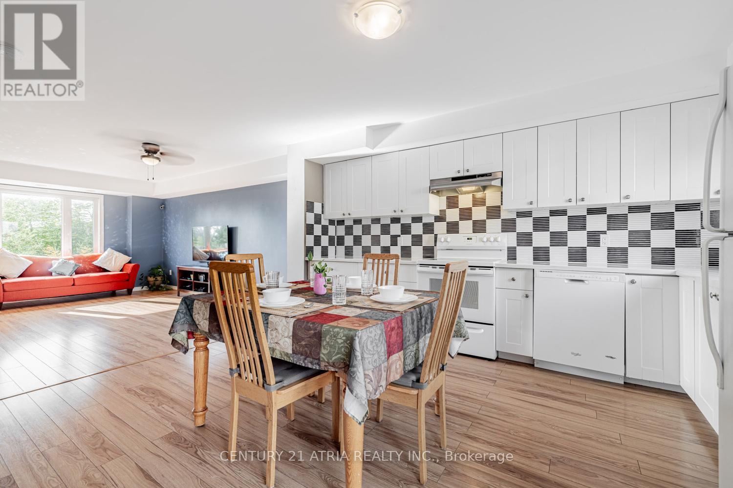 9 - 15943 Bayview Avenue, Aurora, Ontario  L4G 0S3 - Photo 8 - N13114050