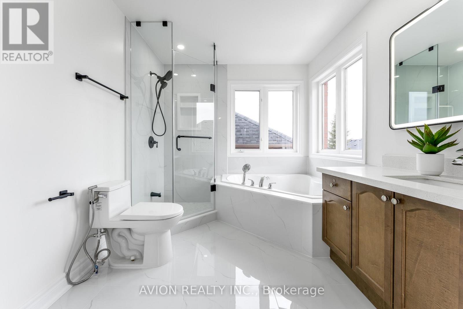 33 Brockdale Street, Richmond Hill, Ontario  L4E 4W1 - Photo 18 - N13114098
