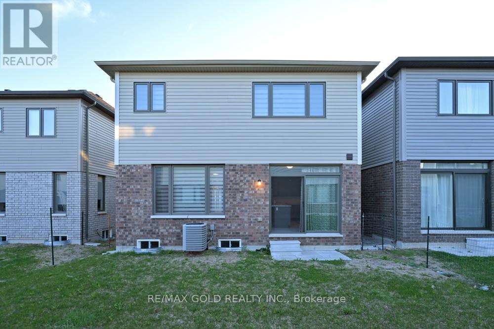 20 Tamworth Terrace, Barrie, Ontario  L9J 0W5 - Photo 28 - S13114004
