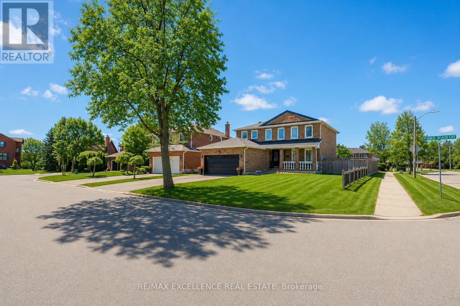2 Pebble Beach Court, Brampton, Ontario  L6S 4E9 - Photo 2 - W13114016