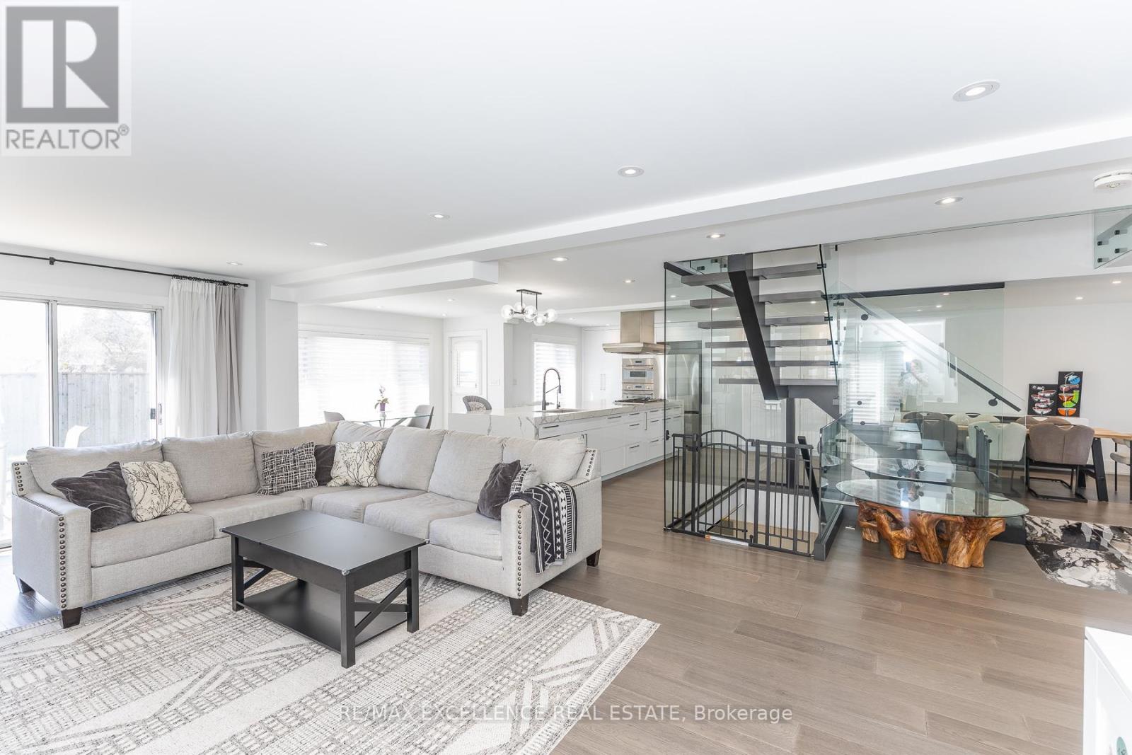 2 Pebble Beach Court, Brampton, Ontario  L6S 4E9 - Photo 7 - W13114016