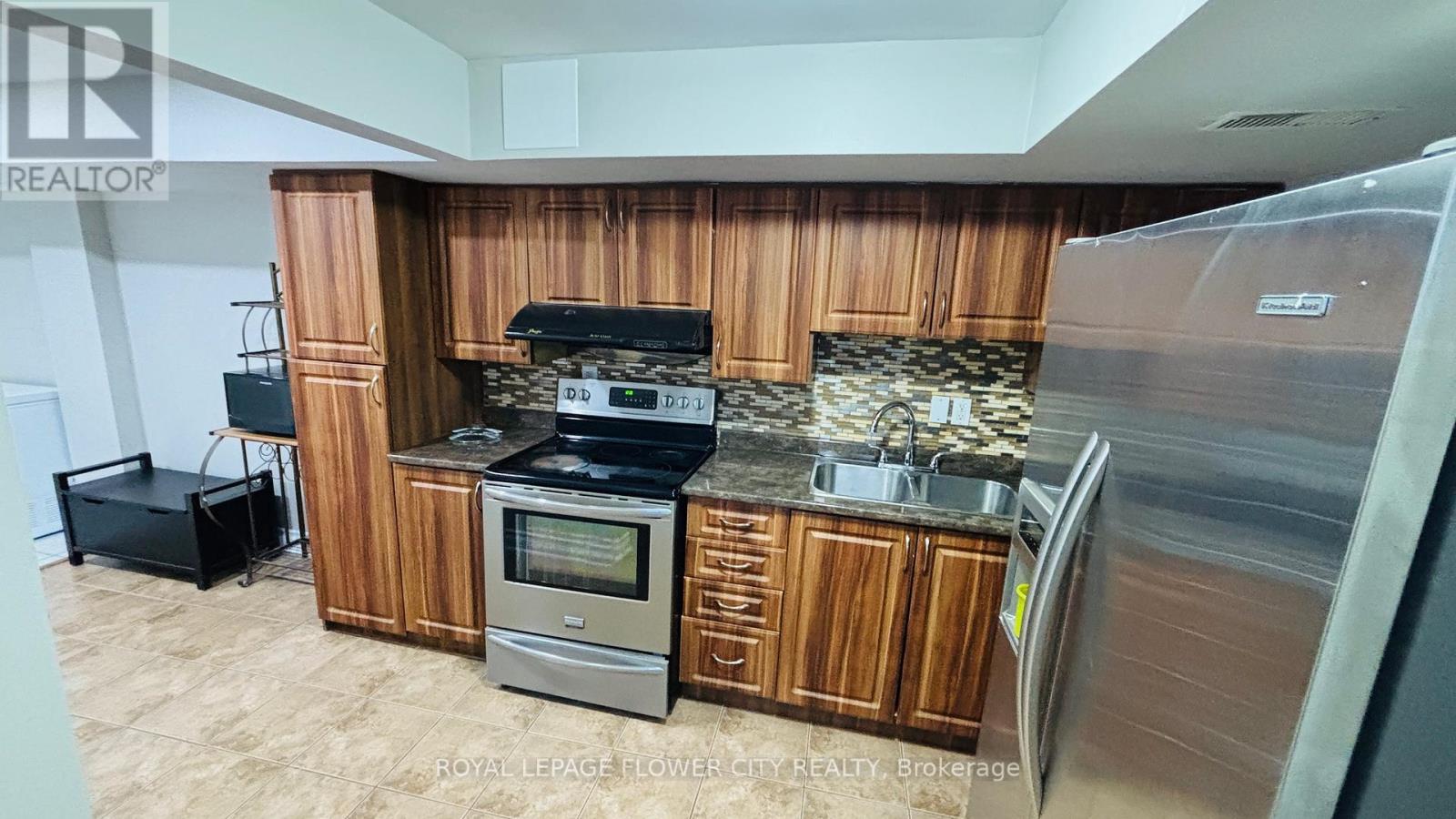 952 Clark Boulevard, Milton, Ontario  L9T 6P6 - Photo 2 - W13114040