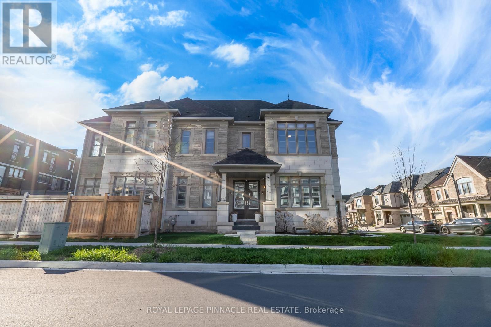 1504 Yellow Rose Circle, Oakville, Ontario  L6M 5L3 - Photo 3 - W13114048