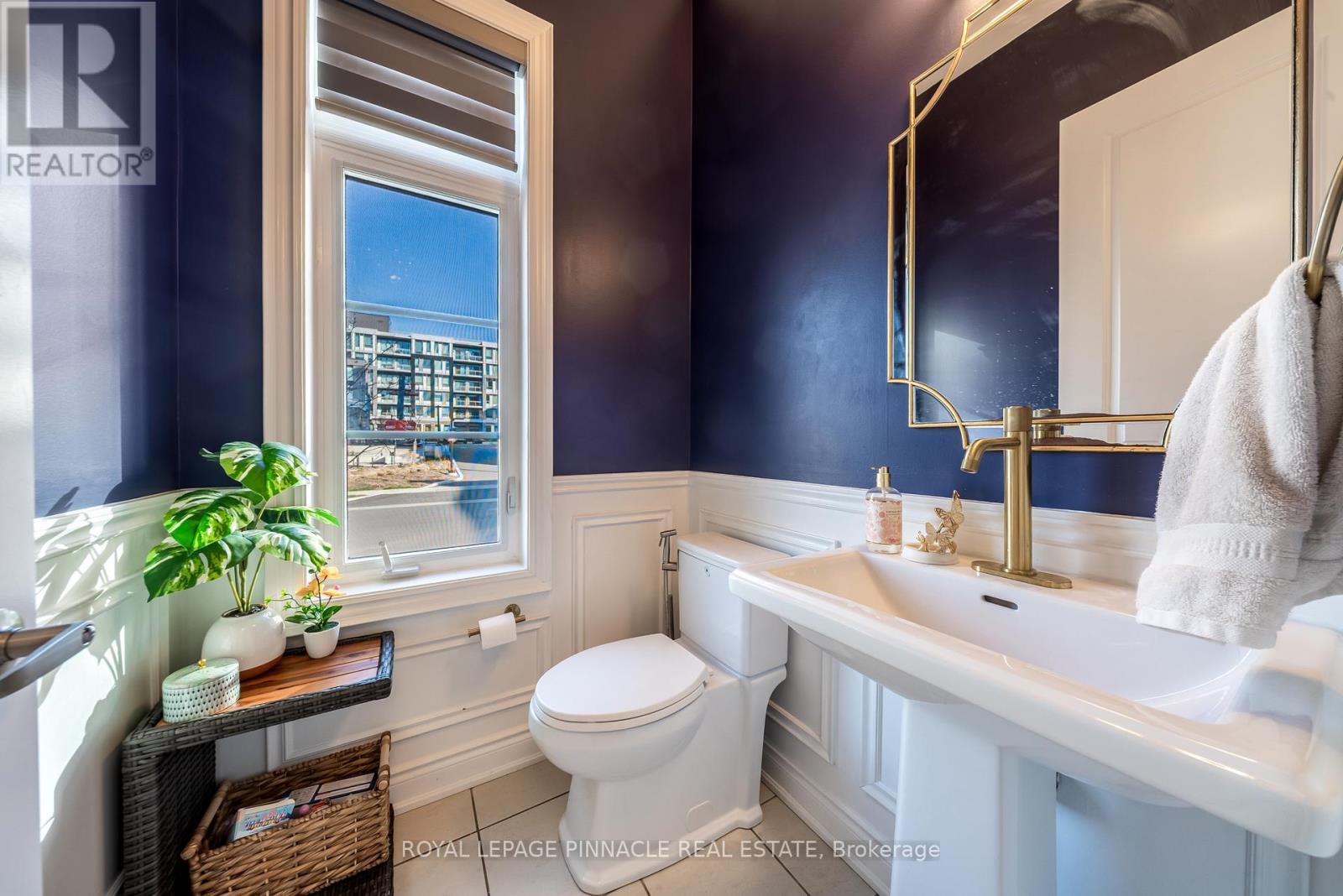 1504 Yellow Rose Circle, Oakville, Ontario  L6M 5L3 - Photo 8 - W13114048