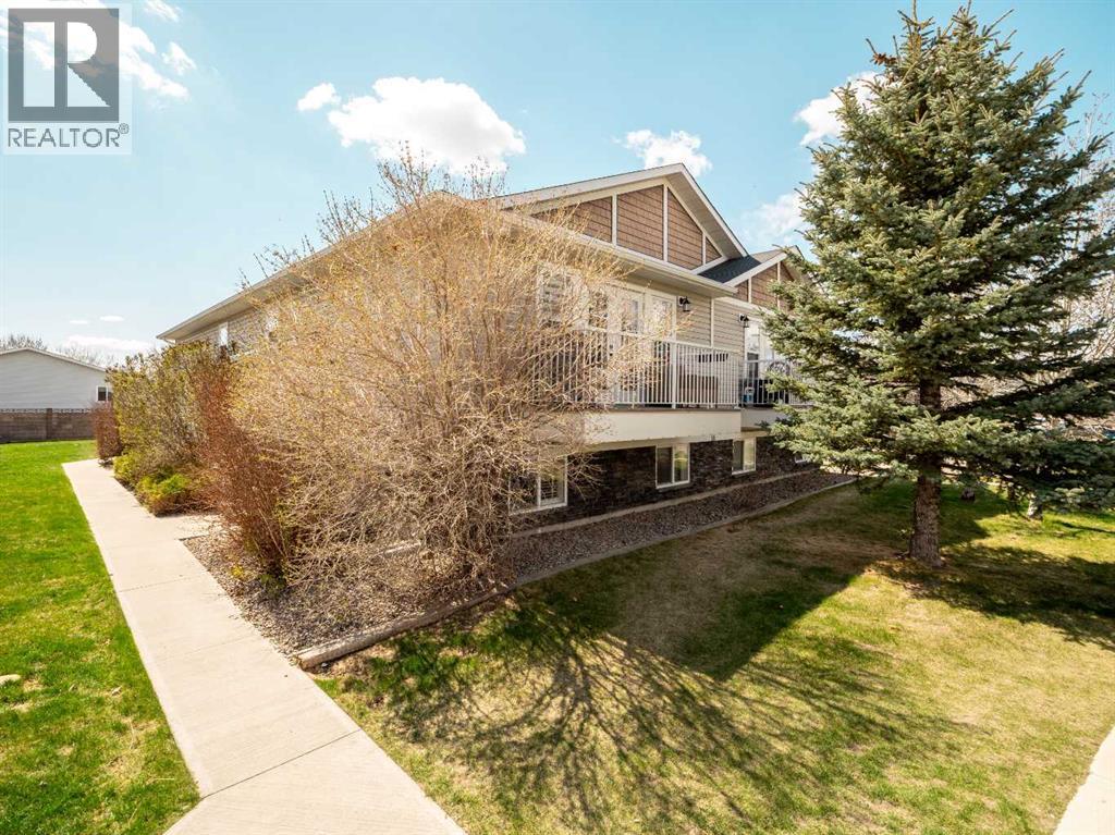 1, 16 Cougar Cove N, Lethbridge, Alberta  T1H 5V4 - Photo 3 - A2306499