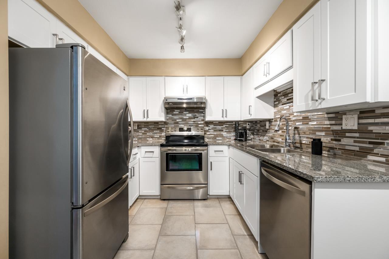 105 1447 Best Street, White Rock, British Columbia V4B 4E5 - Photo 7 - R3122248
