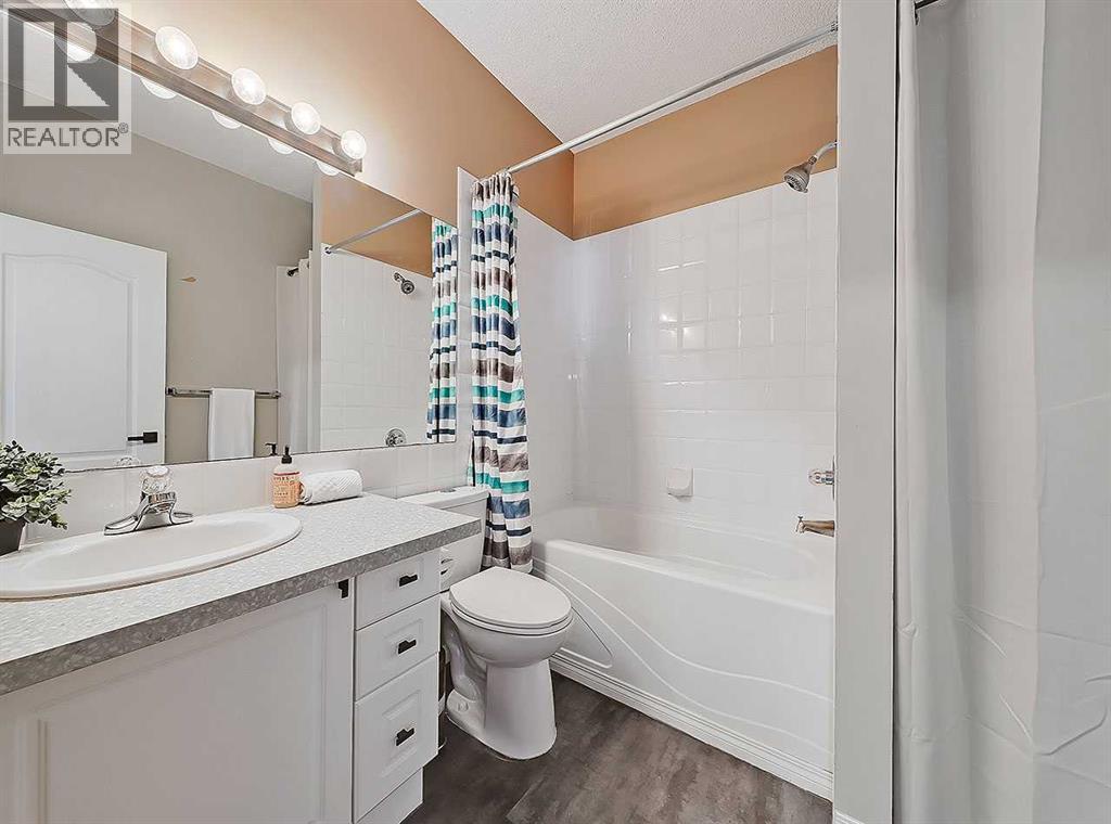 104 Prestwick Gardens SE, Calgary, Alberta  T2Z 3V4 - Photo 18 - A2299381